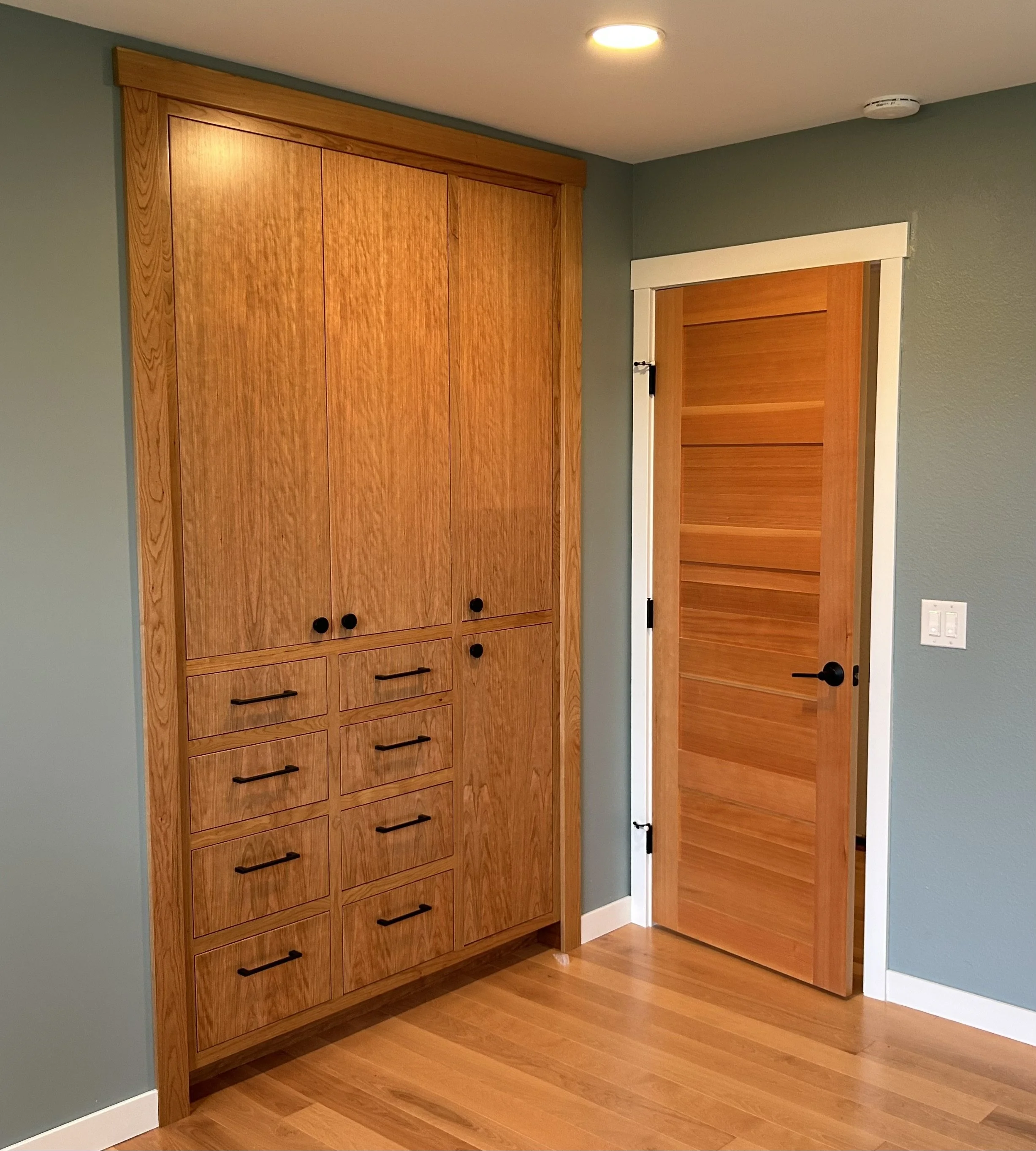 Custom Closet by Bird's Nest Design