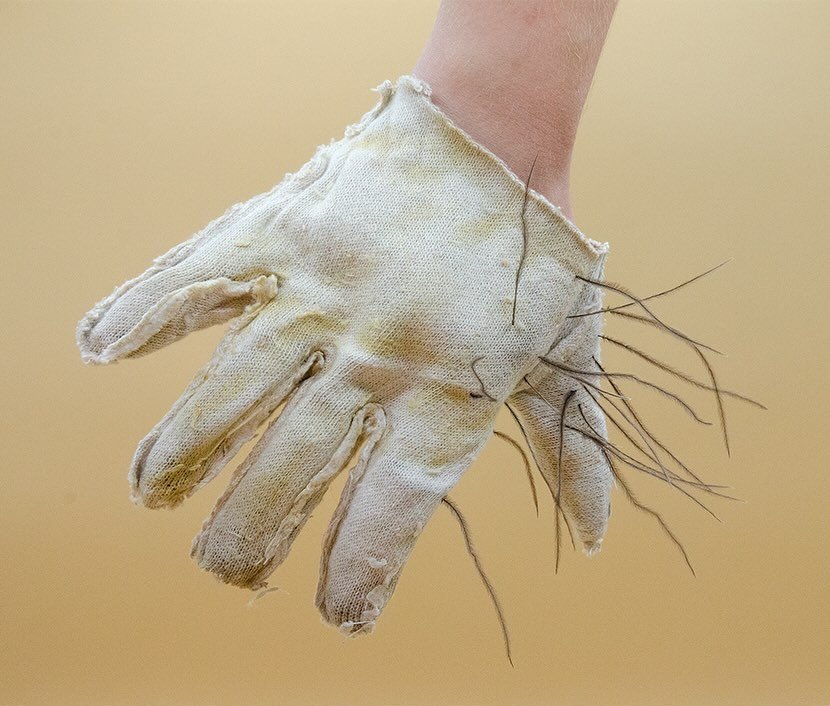 Spoiled; it sat for a year until I loved it 
#jewelry #contemporaryart #feathers #nycjw #contemporaryjewelryart