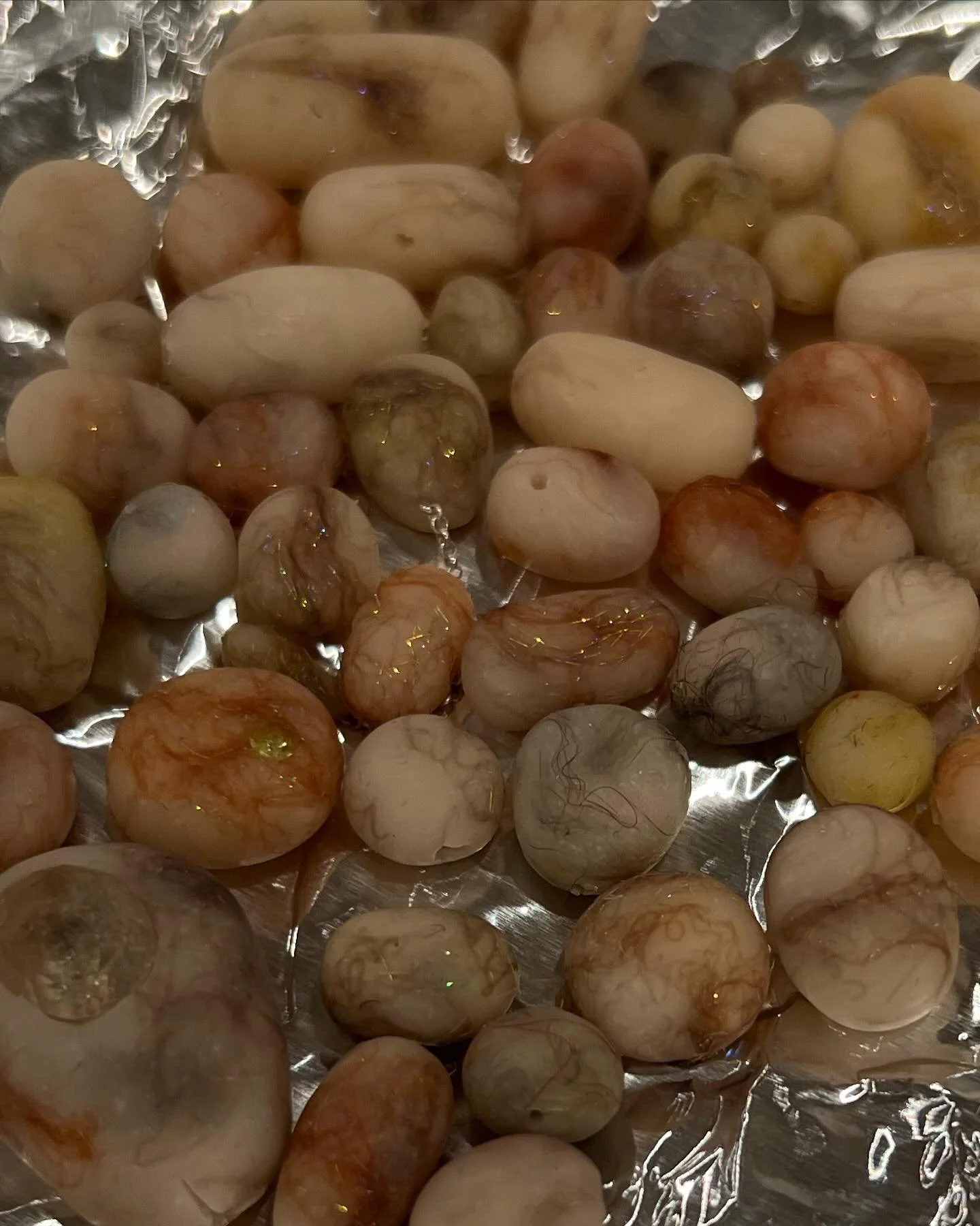 Something new&hellip;
#contemporaryjewelry #beading #jewelry #beaded #hairy #clay #ornamental #adornment