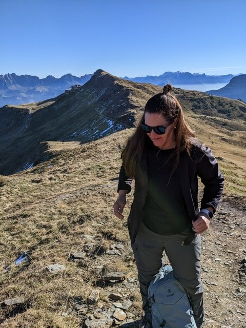 Jasmin-Heydecker-Coach-Hike-with-Eve-Schweiz.jpg