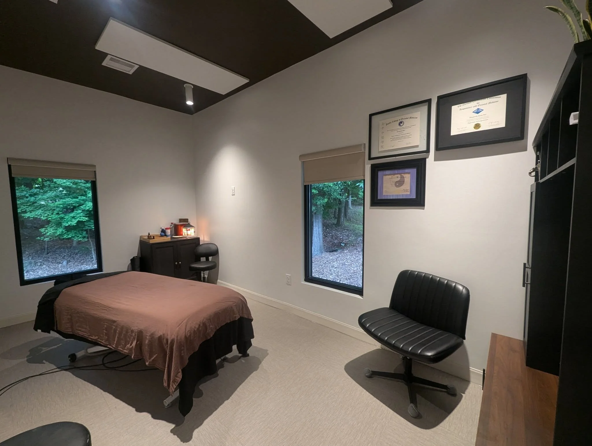 massage table - Dr. Sol - Sol Family Wellness