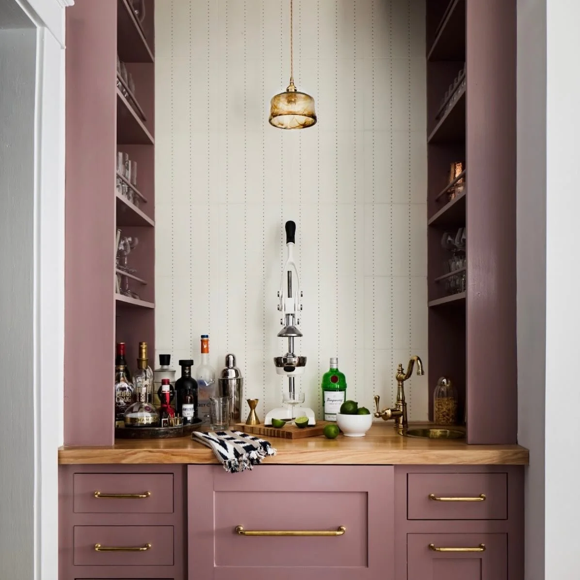 happy friday || happy hour&hellip;

#mcdinteriordesign #mcdinteriorarchitecureanddesign #mcdinteriors #custombars #meticulouscustomdesign