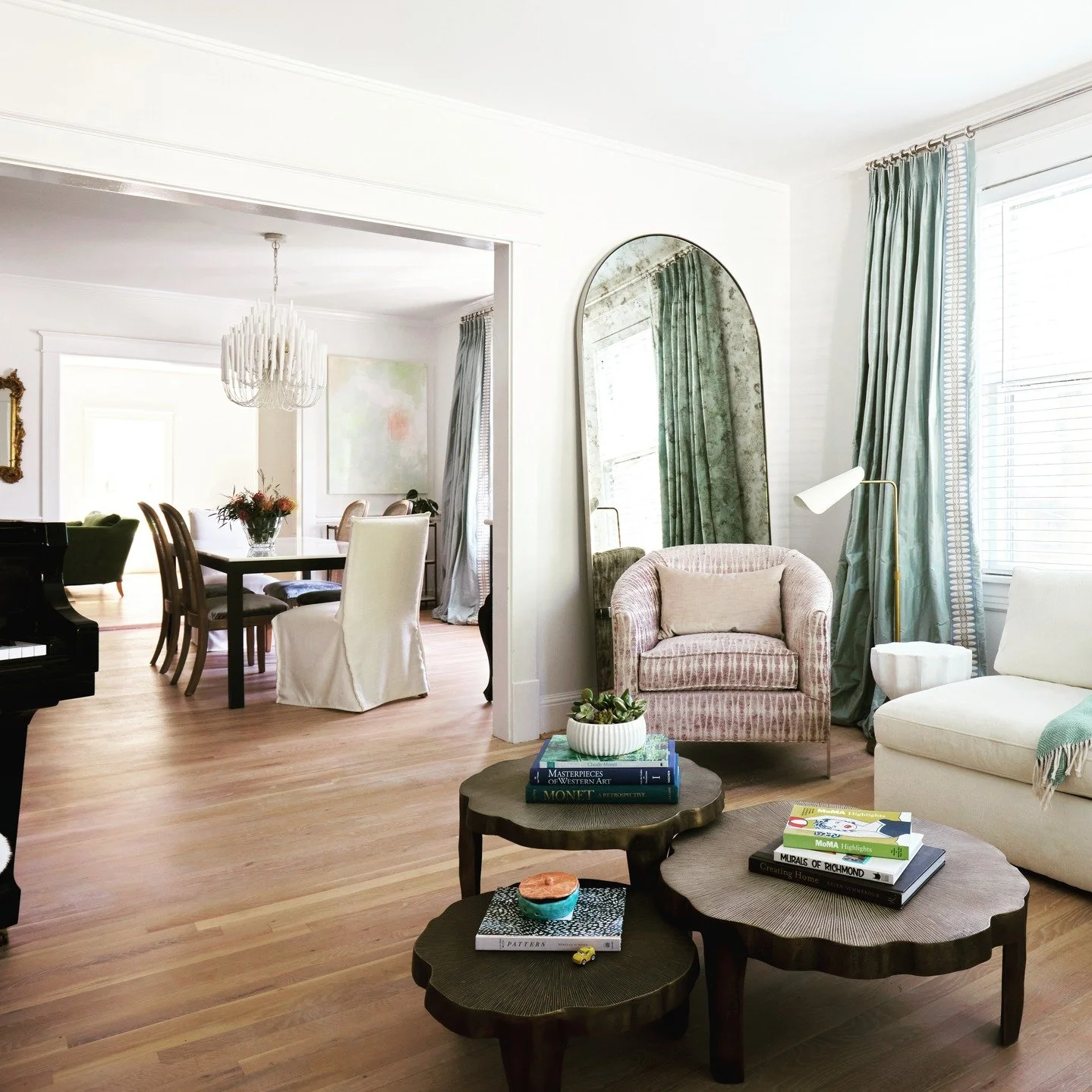 hot on the market || location location location...

i had the pleasure to work on this fully renovated cottage style home. its walkable to the saints. gets great light, and now has amazing flow. there are some awesome neighbors also...

📸 @kipdawkin