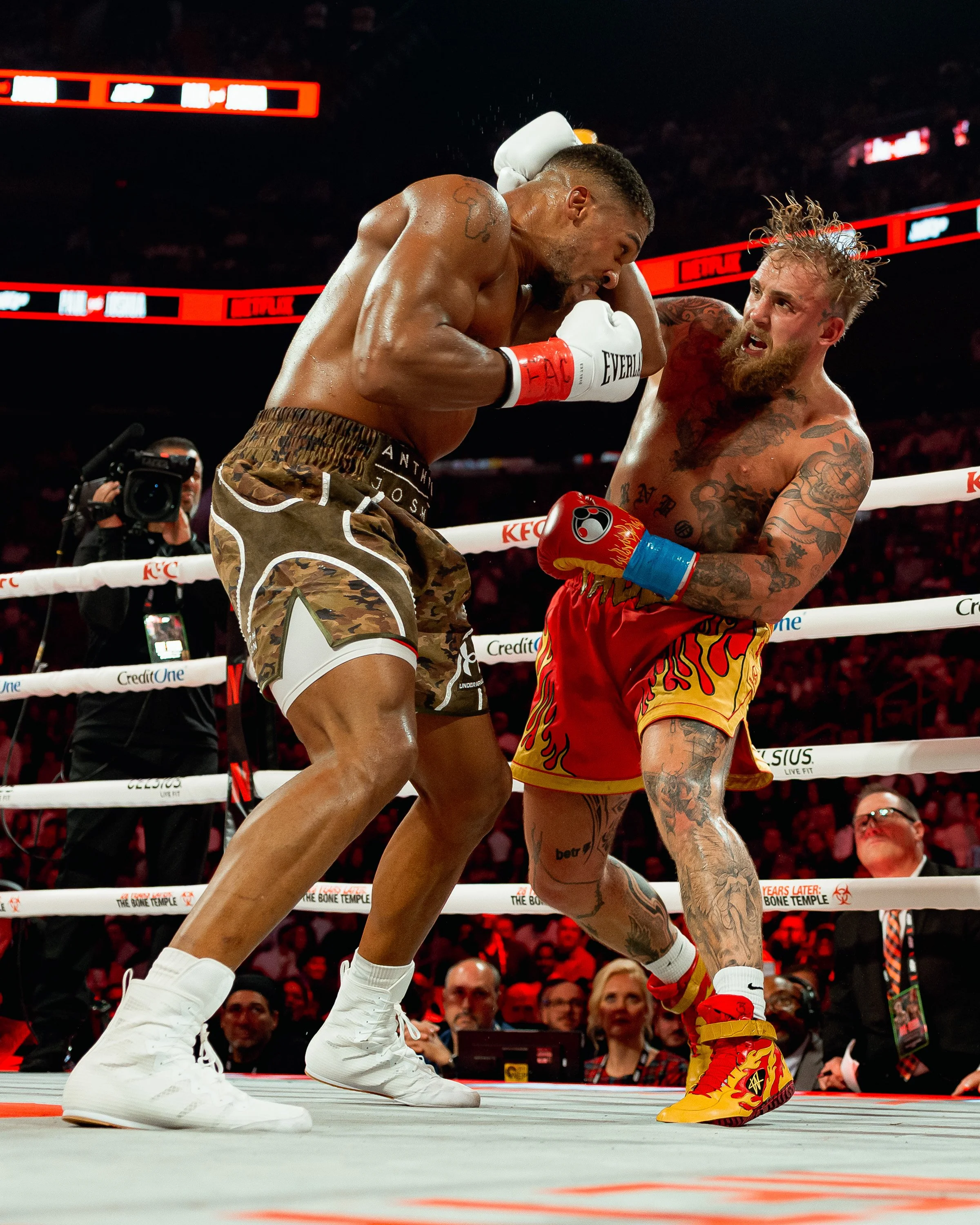Netflix - Jake Paul vs. Anthony Joshua