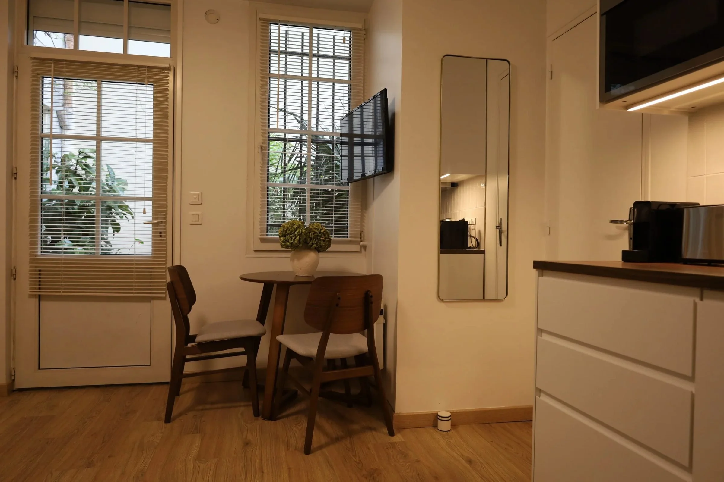 teva-renovation-complete-studio-saint-placide-paris-6-06.jpg