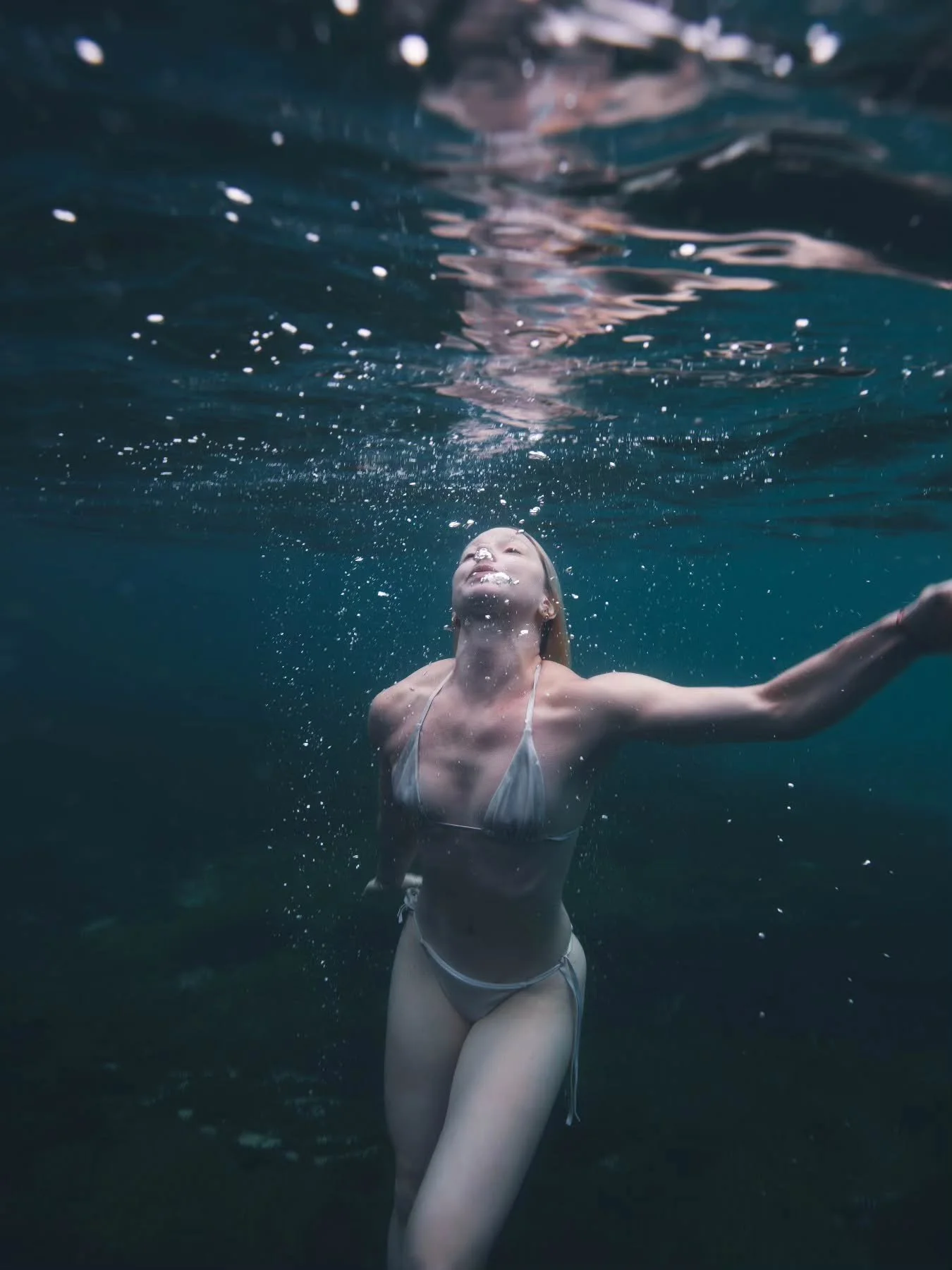 Looks effortless
.
.
#underwaterportrait #portrait #canonphotography #saltwatertherapy #australianart
