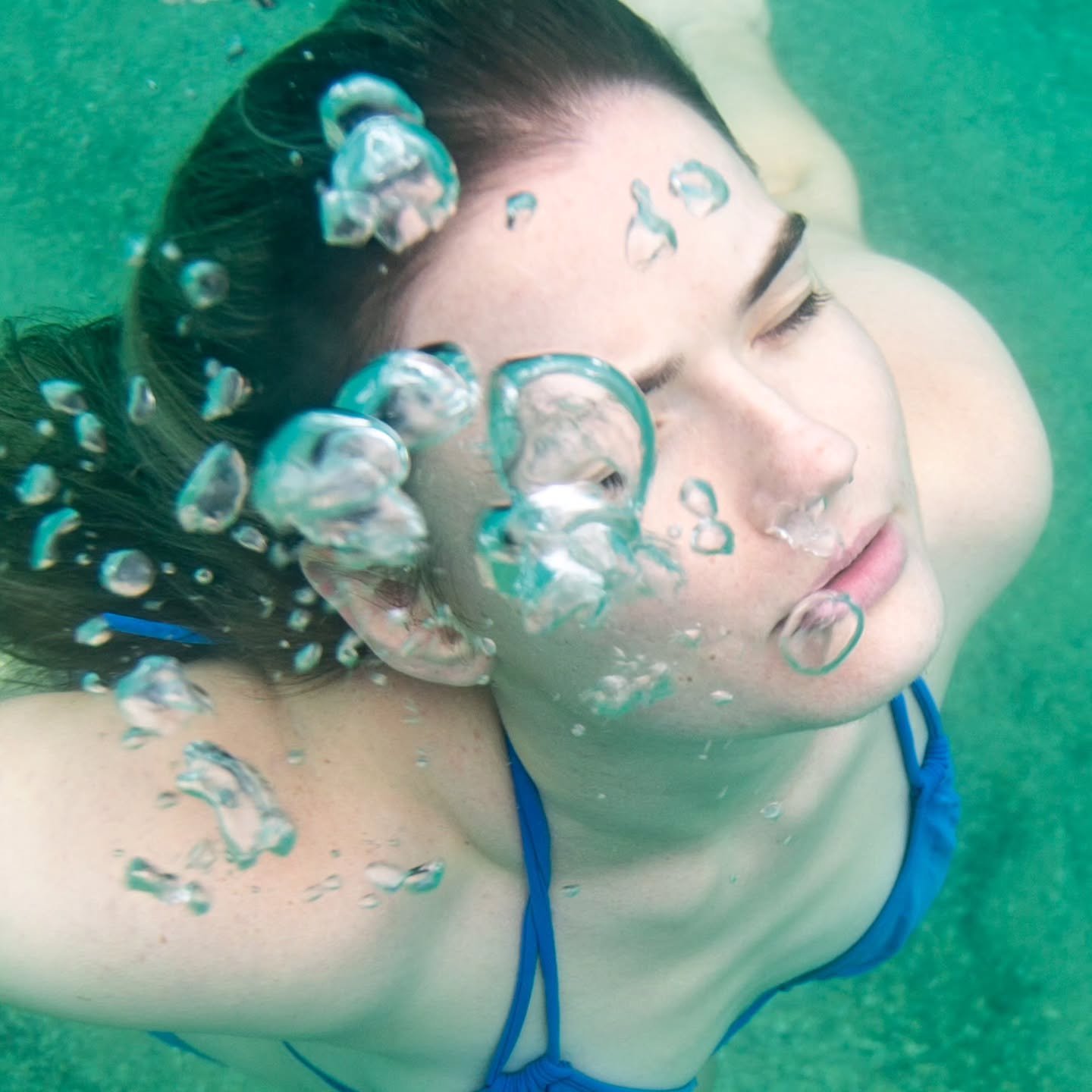 Like she belongs here.

#underwaterphotography #underwaterportrait 
#manlyphotographer #portrait