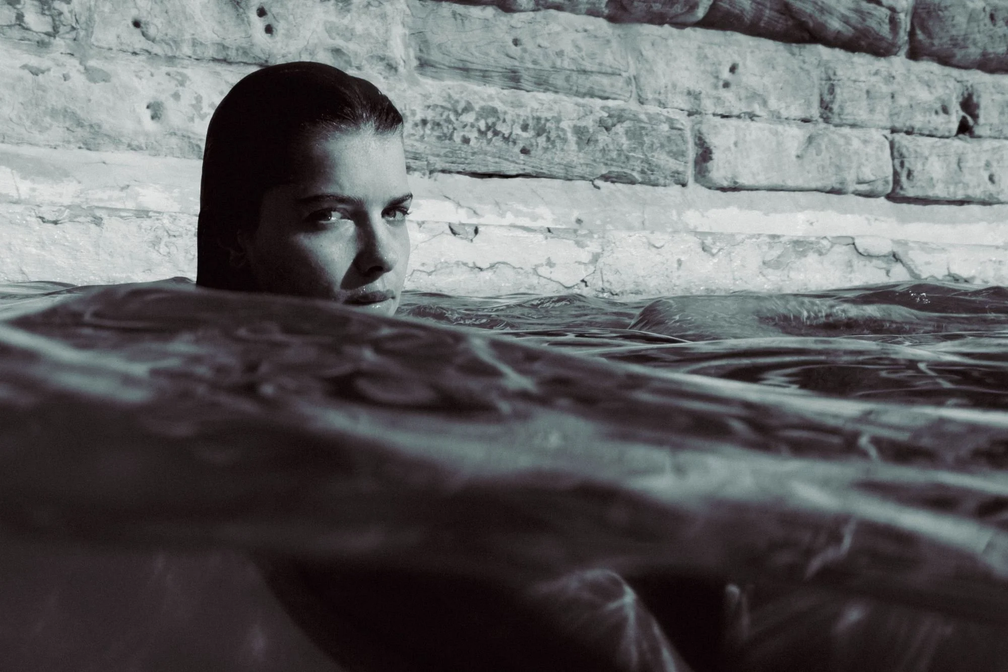 leo clifford underwater maternity photography 15.jpg