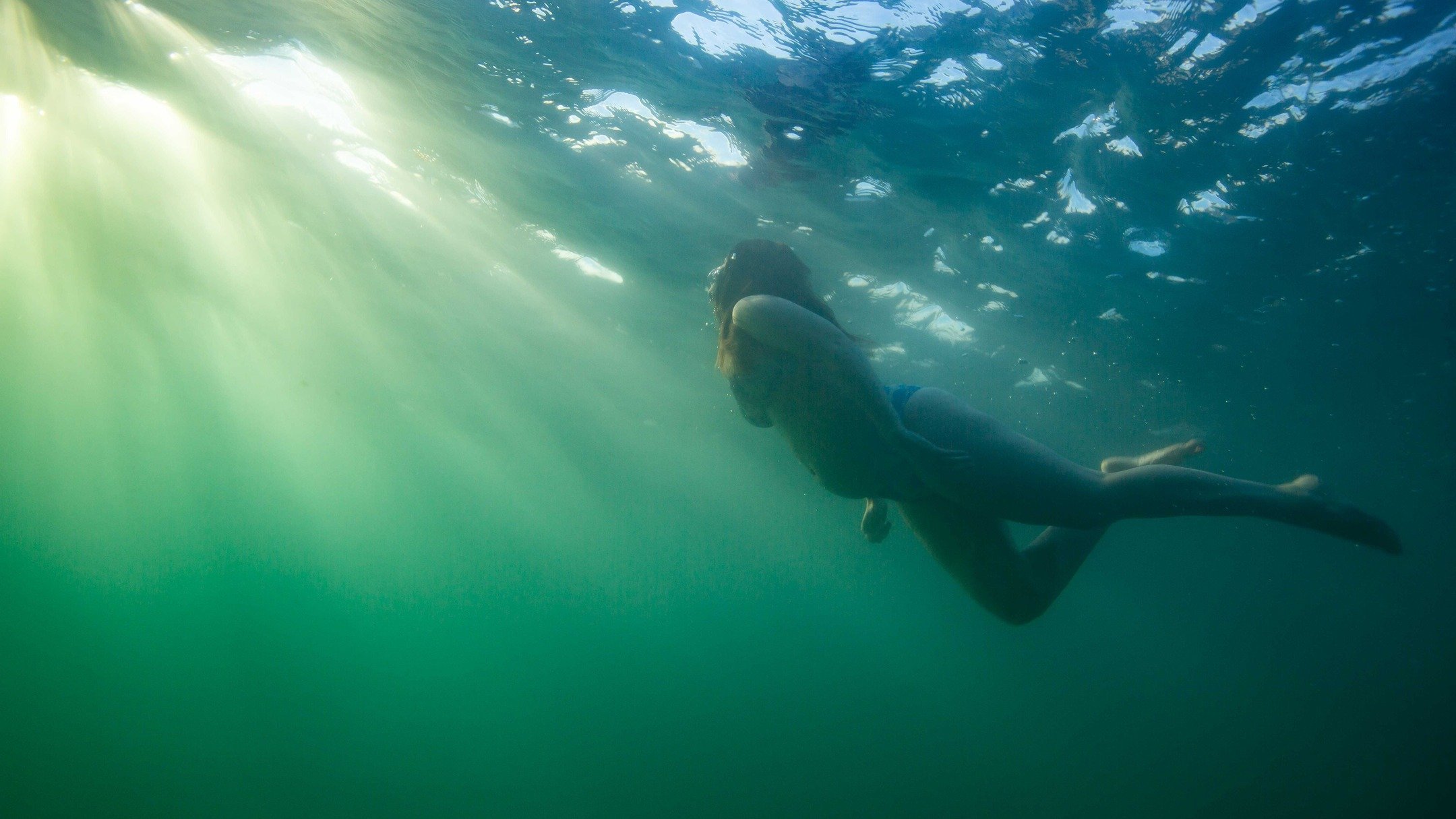 The way the colours layered here at sunset was one of those moments.

Congrats @clare_rebecs at 32 weeks!

#underwaterphotography #maternityphotography #oceanlovers #cabbagetreebay #manly #maternity #underwatermaternity #sydneyphotographer