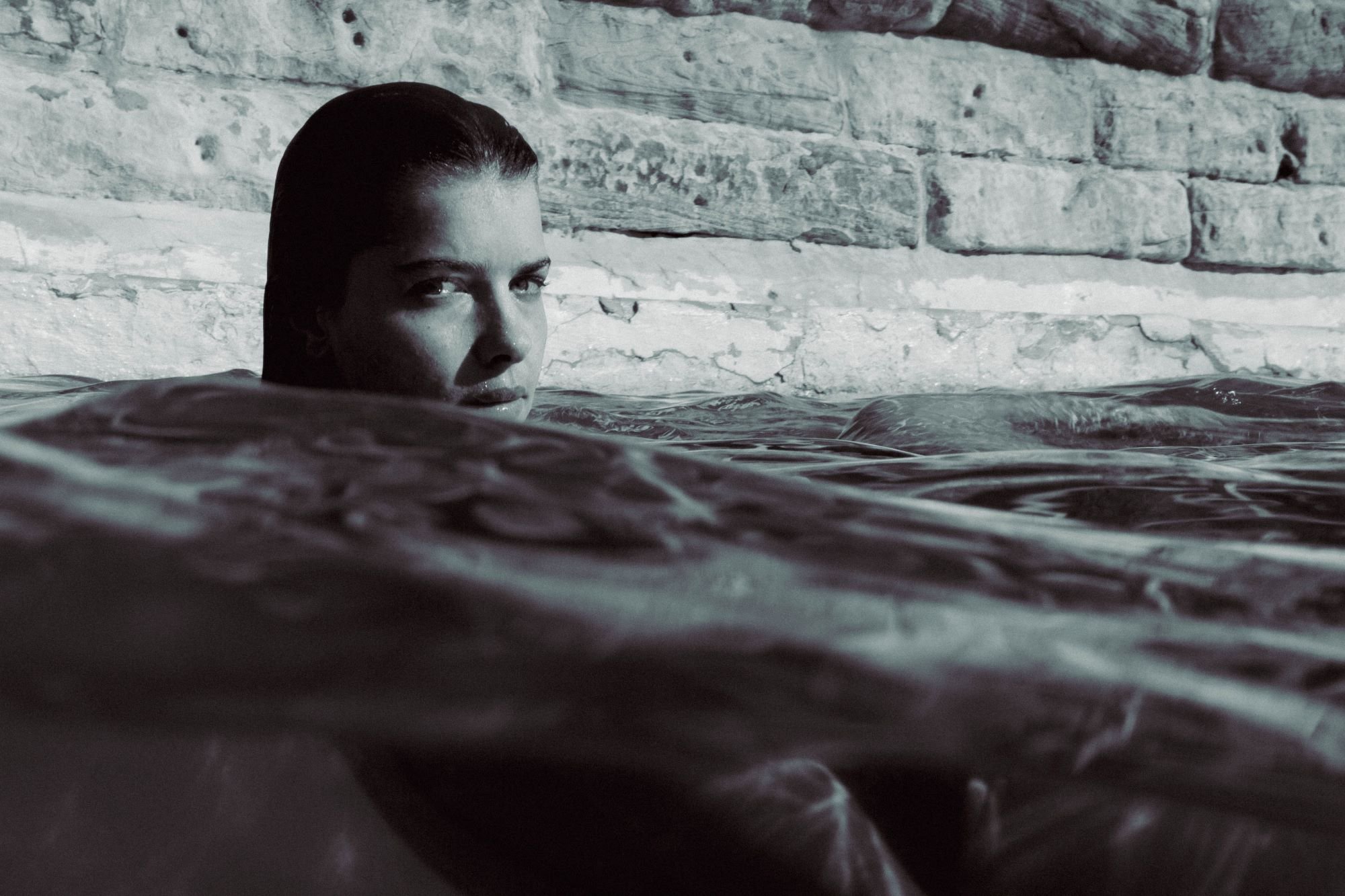 leo clifford underwater maternity photography 15.jpg