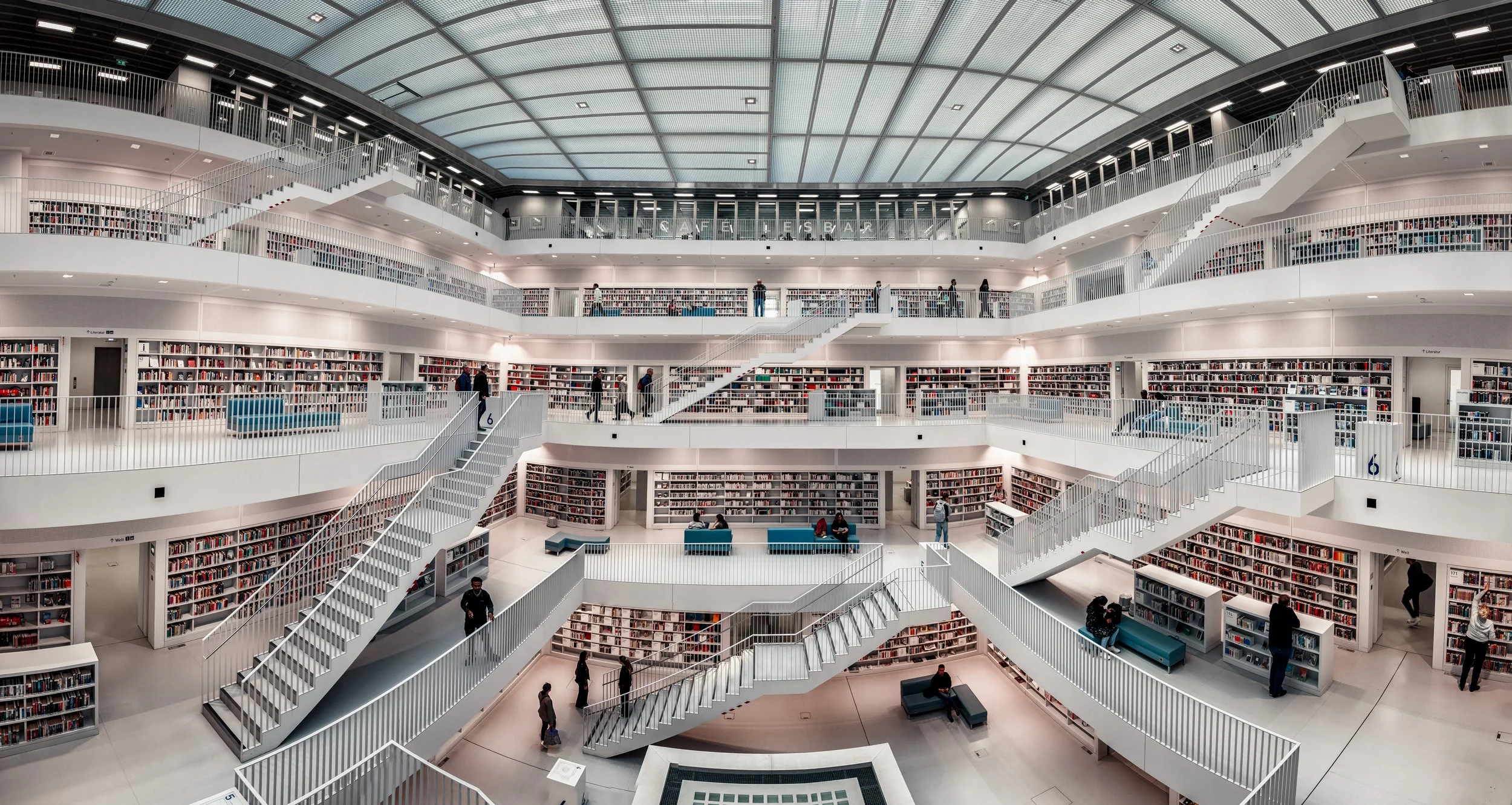 021 - 2505_Stuttgart_106169-Pano-edit.jpg