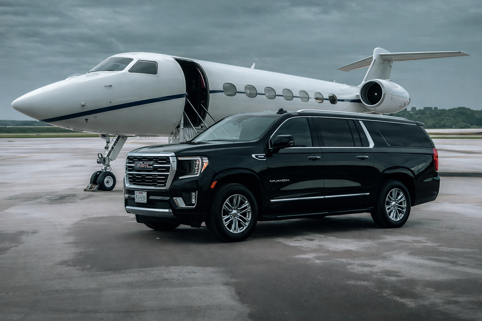 Black GMC Yukon XL used for executive transportation, airport transfers, and FBO transportation services in Central Texas.