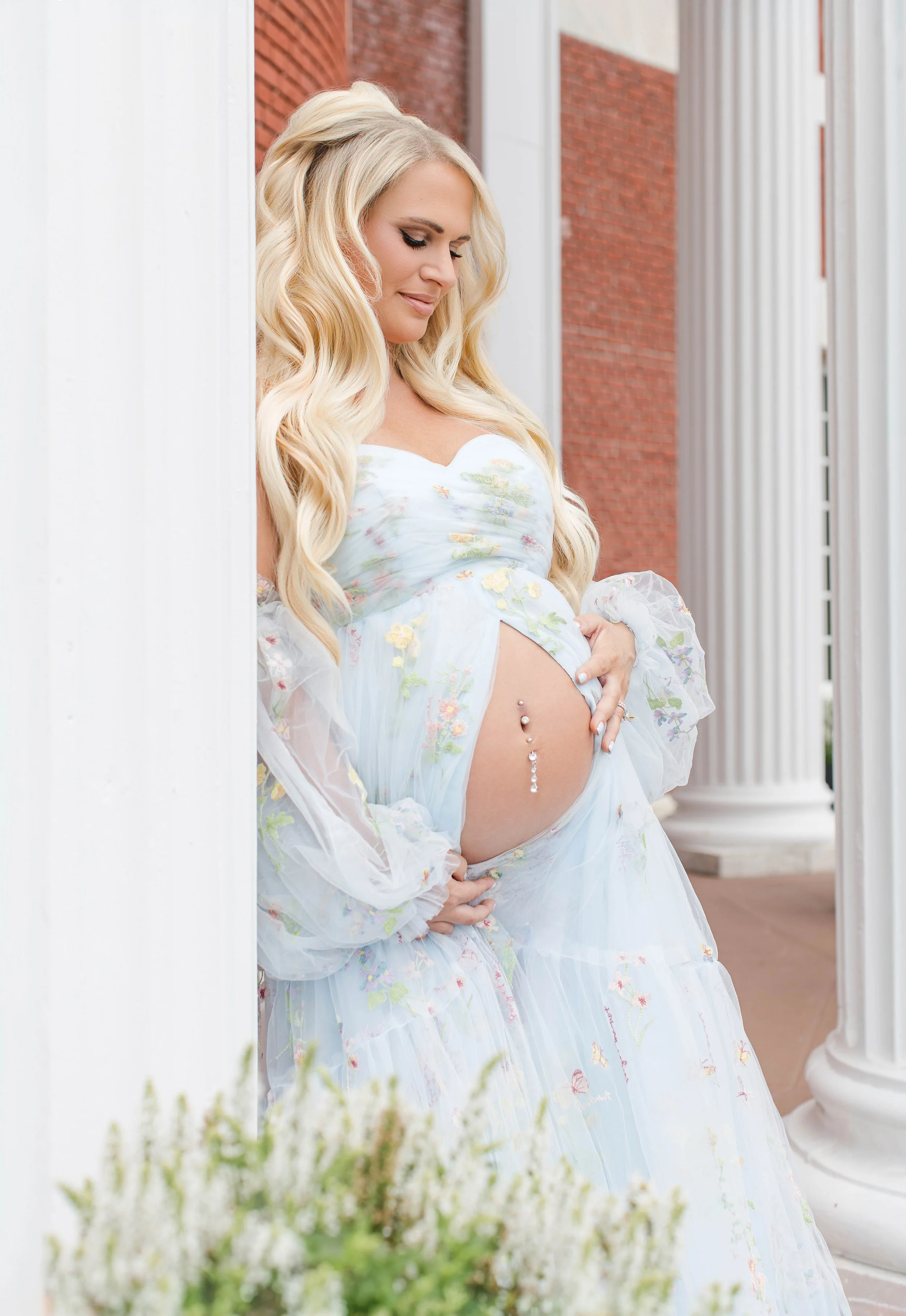 bourne-mansion-maternity-photos-long-island-pregnancy-gown-portrait.jpg
