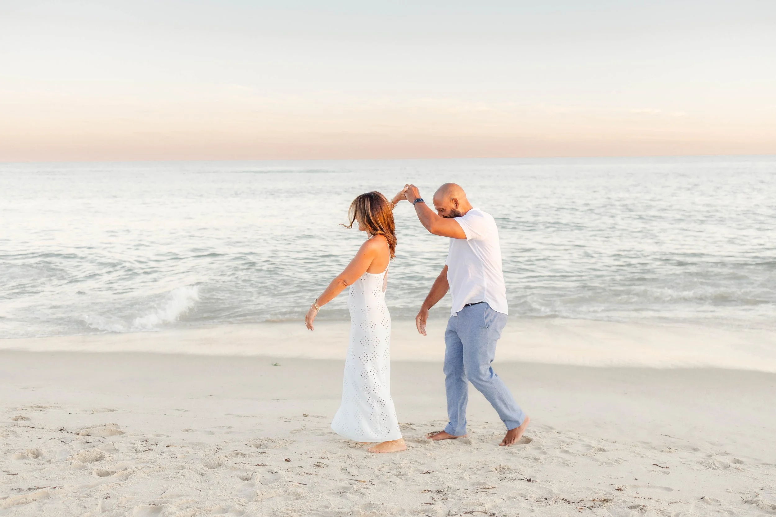 hampton-bays-beach-couple-photos-ponquogue-golden-hour