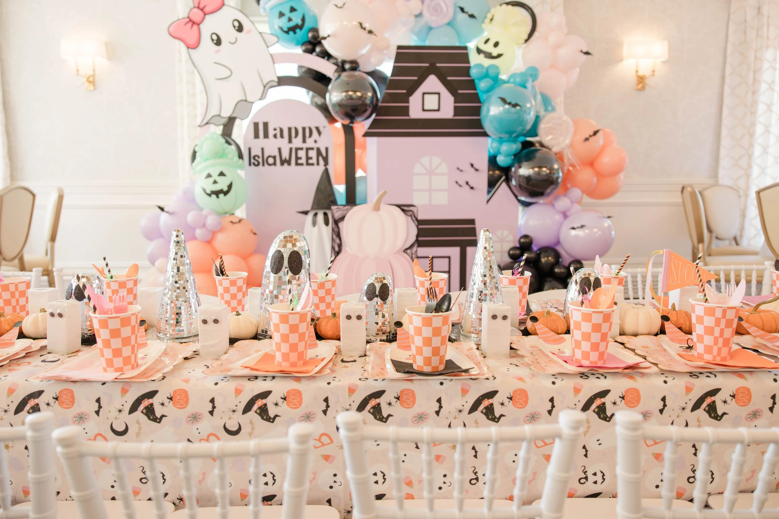 st-georges-country-club-long-island-1st-birthday-halloween-party-islaween-table-setup.jpg
