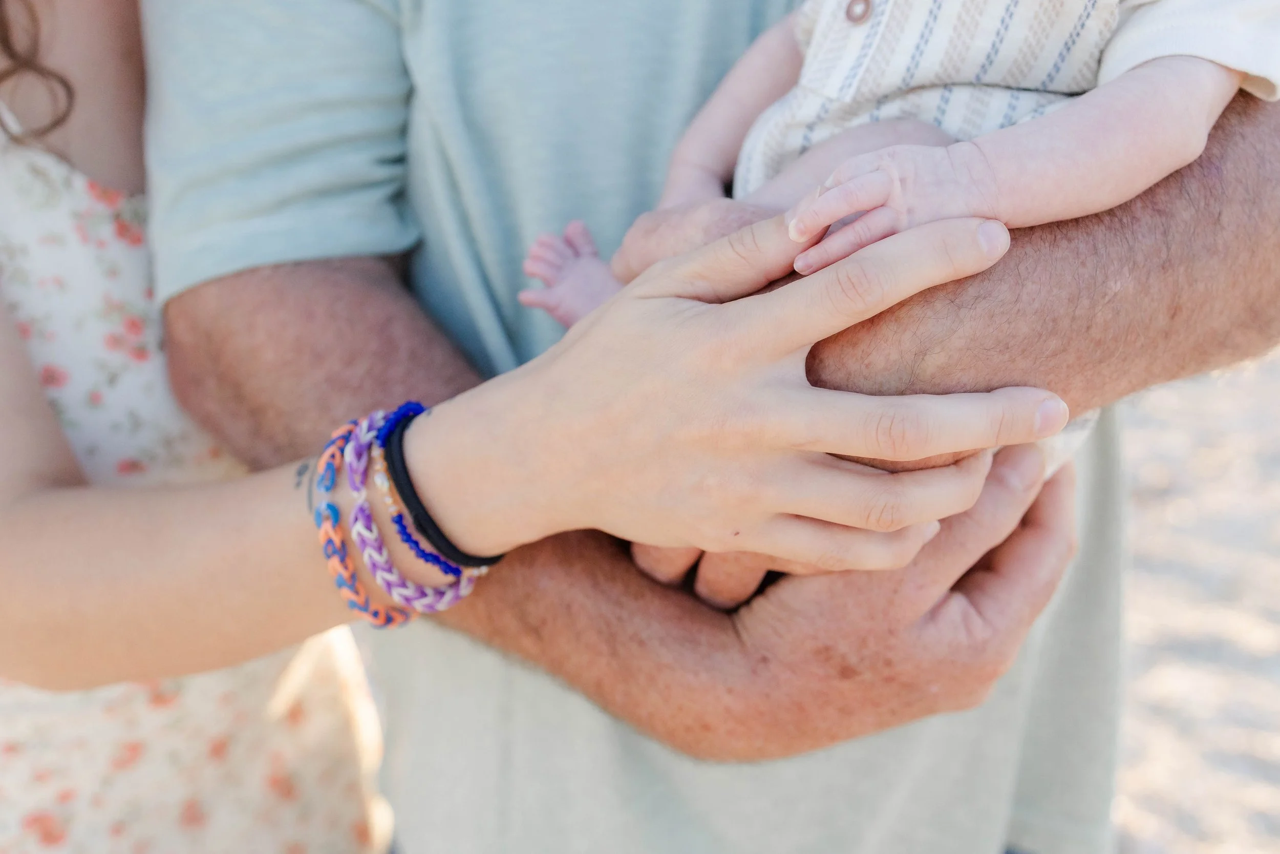 west-neck-beach-newborn-family-session-shelter-island-ny