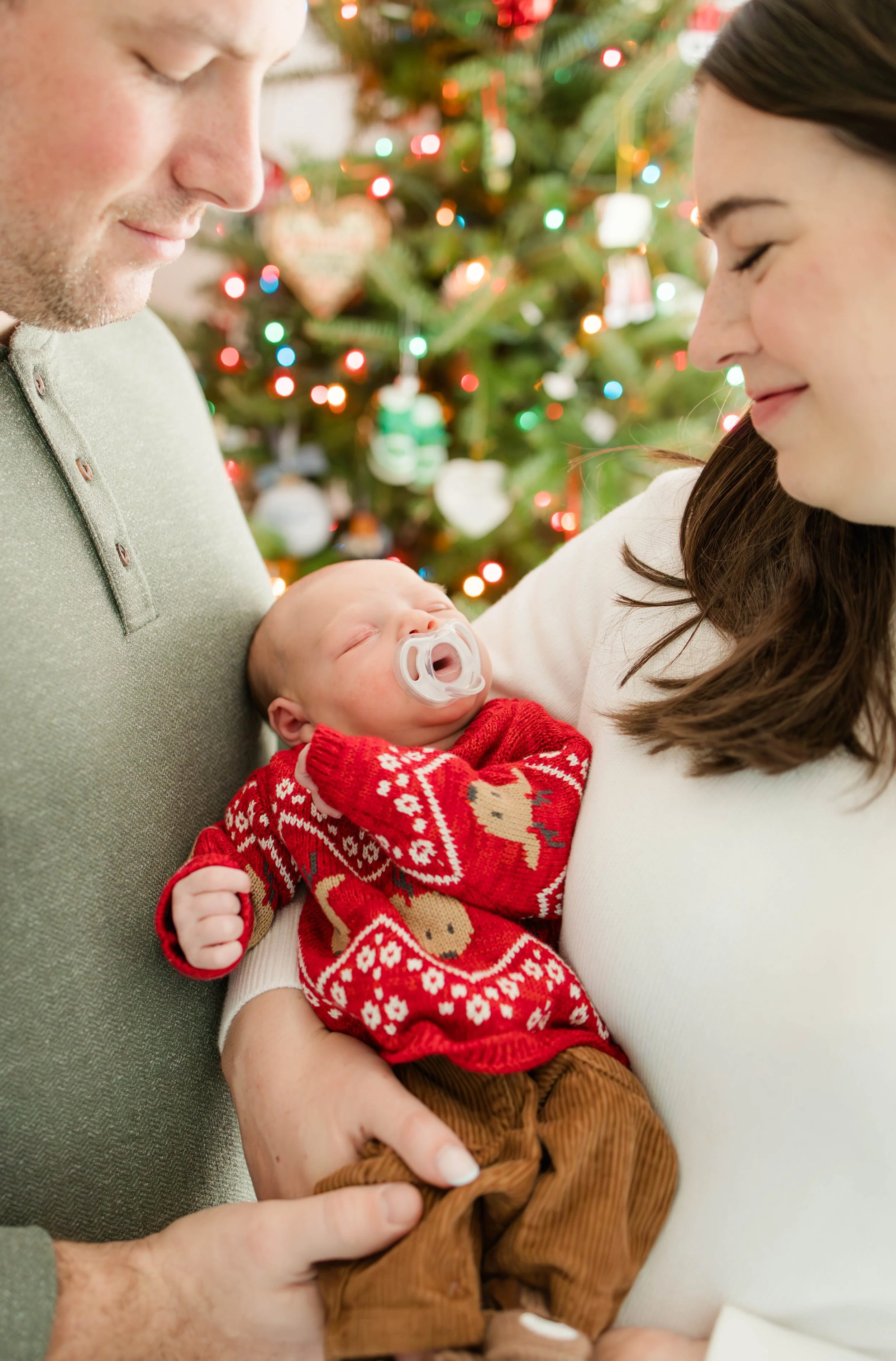 massapequa-newborn-lifestyle-session-holiday-baby-at-home.jpg