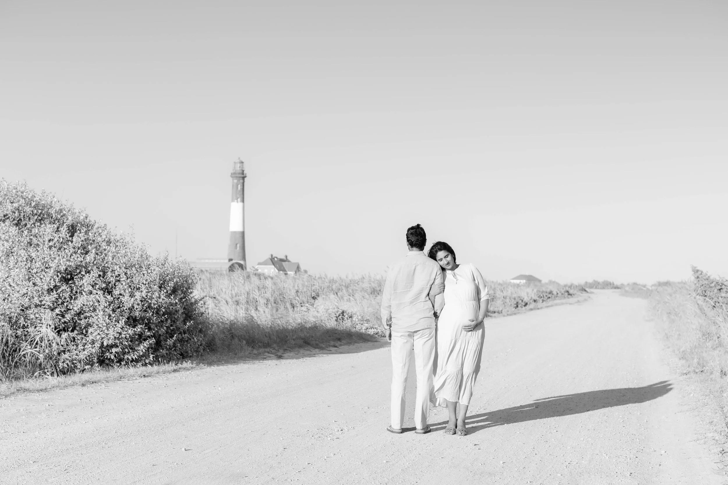 robert-moses-beach-maternity-session-fire-island-couple.jpg