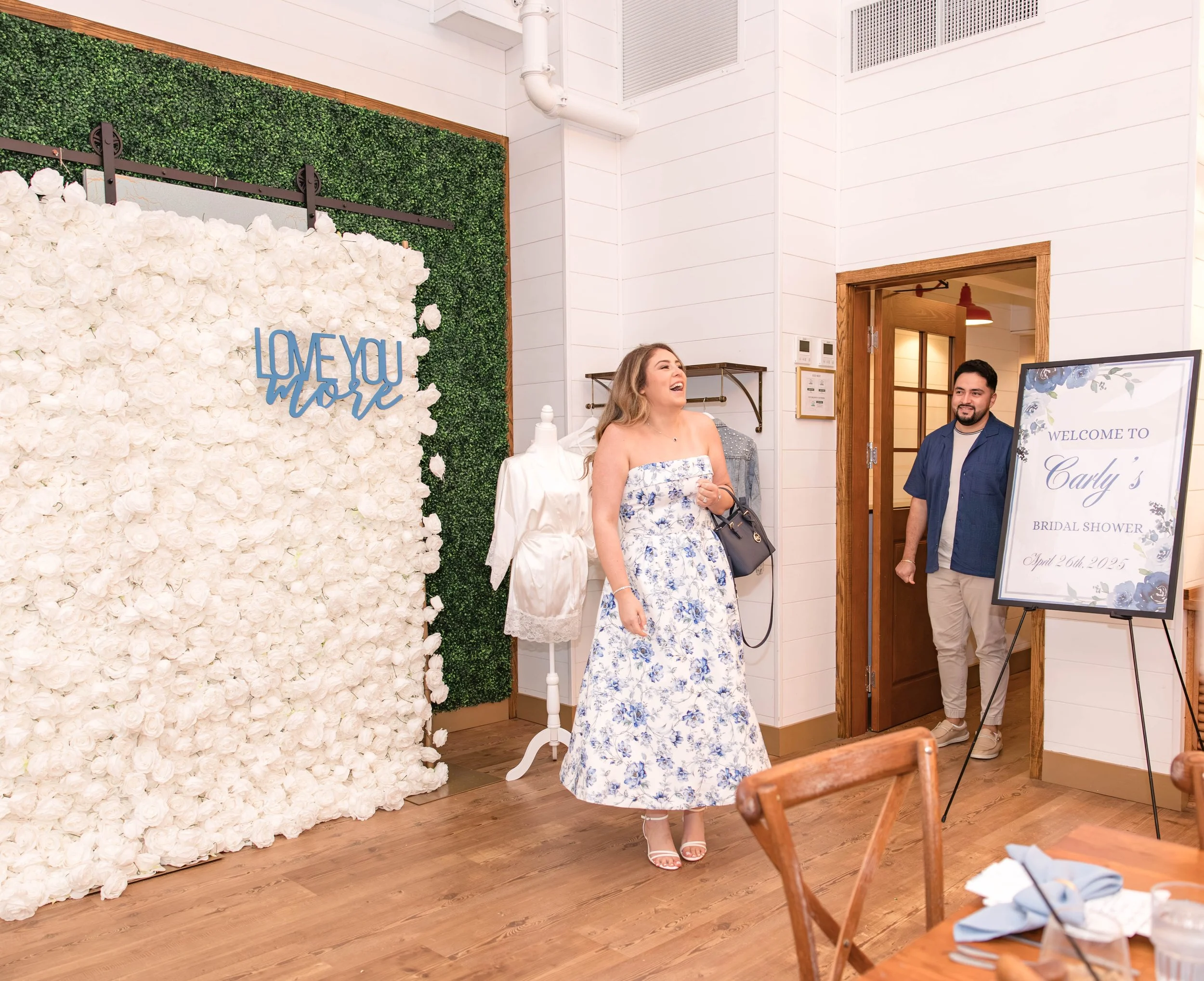 bridal-shower-reveal-moment-cross-barn-farmingdale-ny.