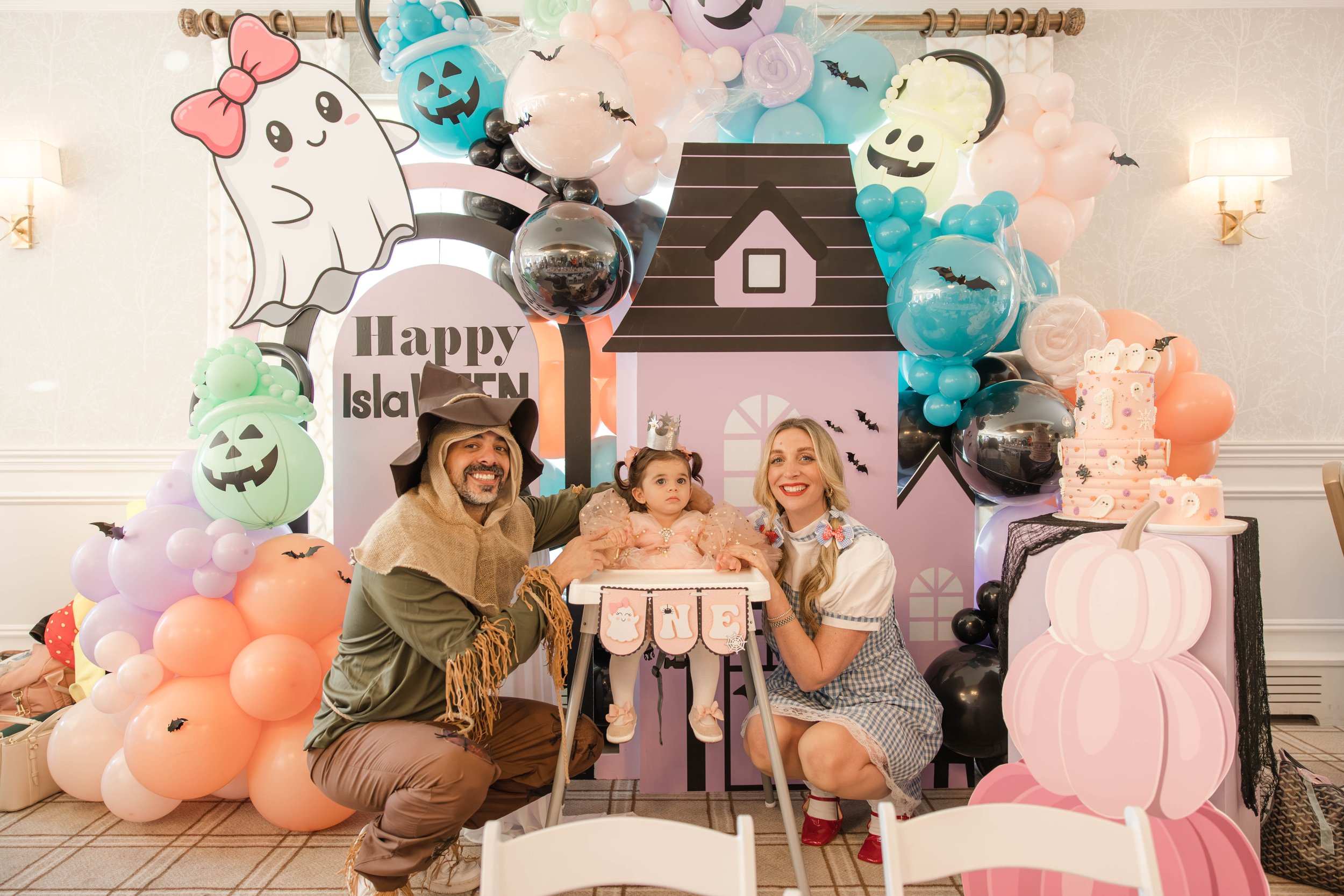 halloween-first-birthday-family-portrait-st-georges-golf-country-club-suffolk-ny.jpg