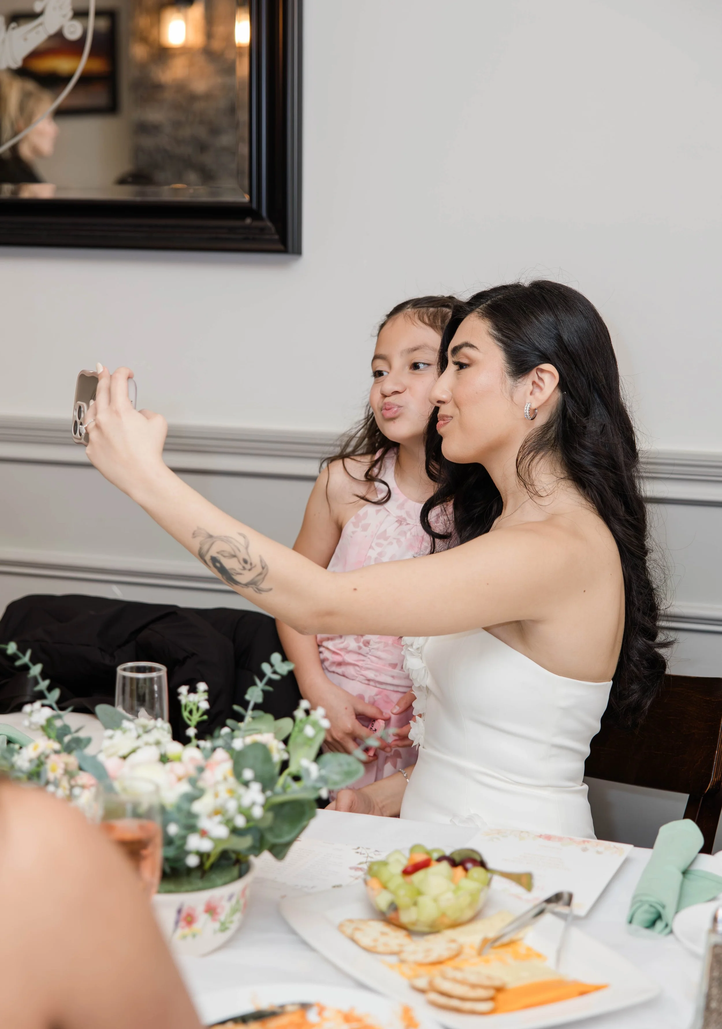 bride-selfie-candid-bridal-shower-photography-long-island.jpg