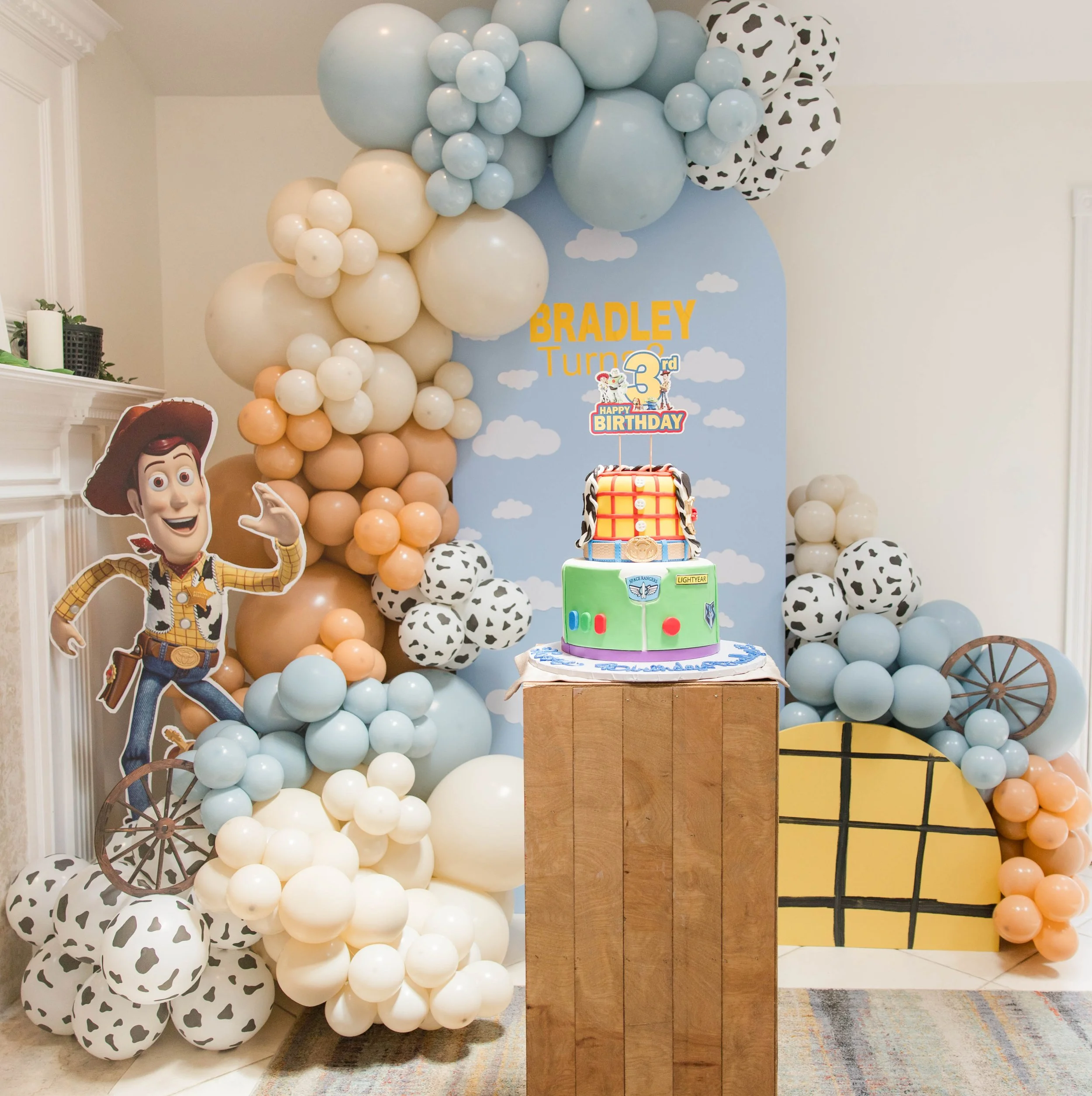 toy-story-birthday-decor-merrick-ny.jpg