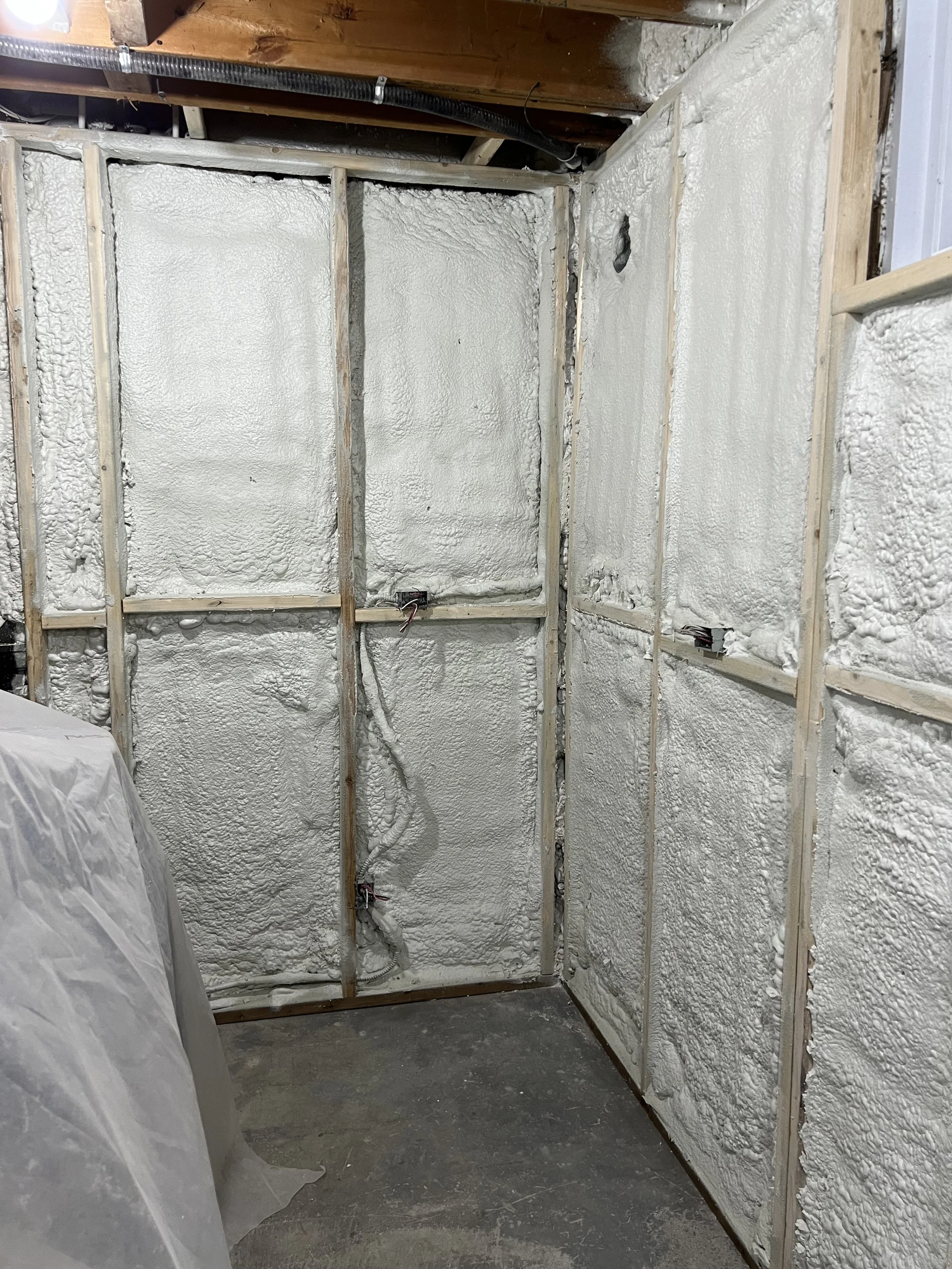 Uréthane sous sol avec charpente