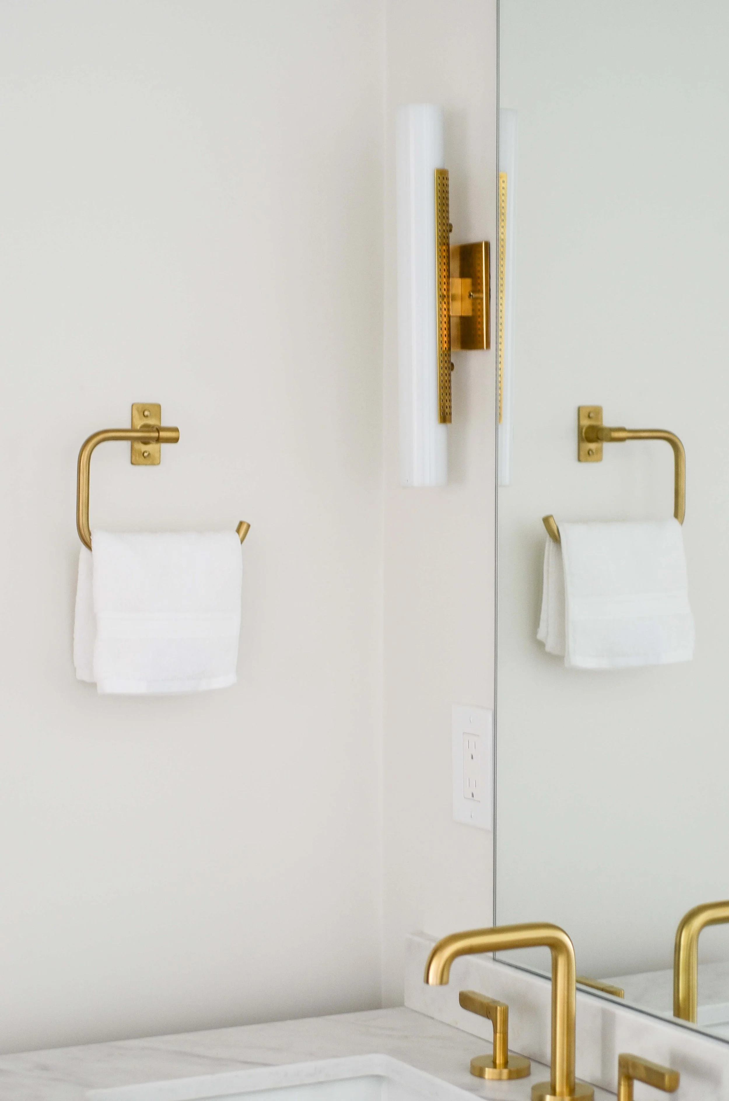 Beautiful brass accessories - the kind of detail that only shows up when craftsmanship is the priority.