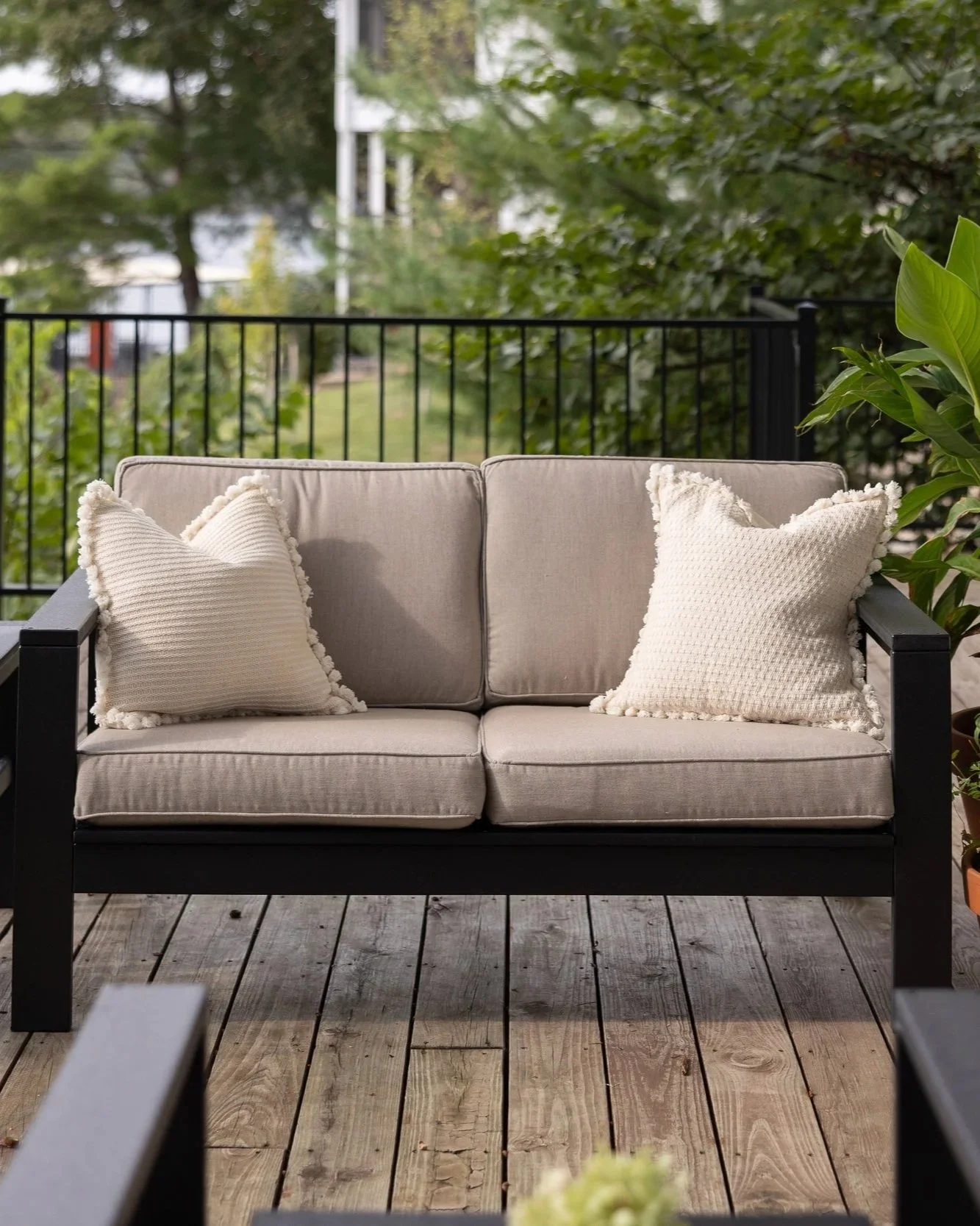 ALL WEATHER LOVESEAT