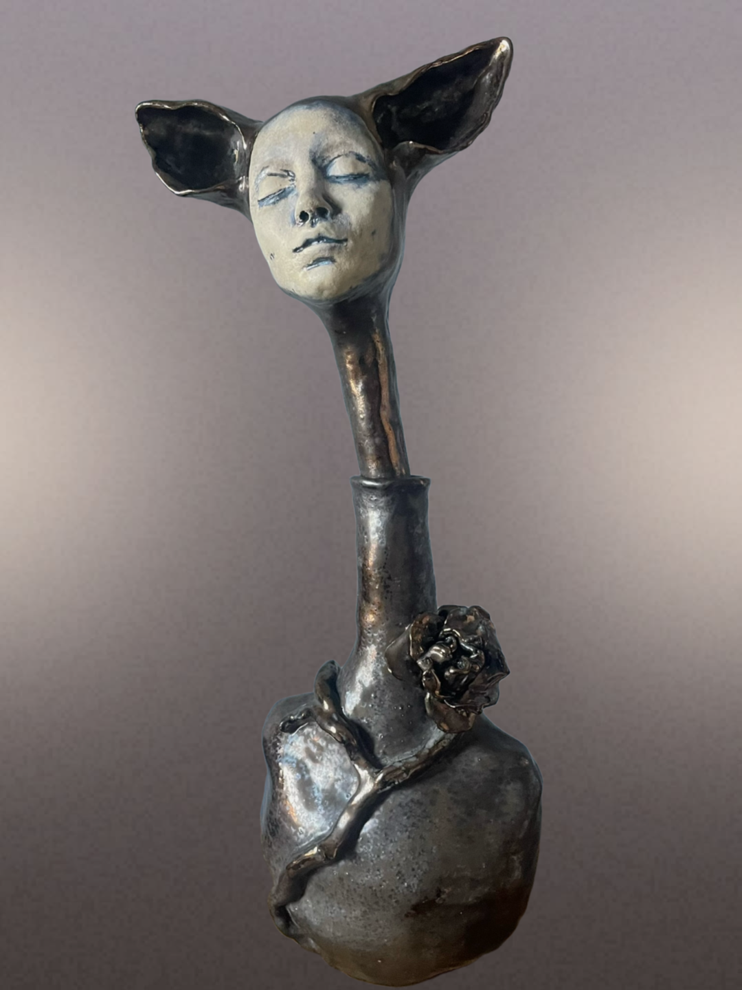 Silent Observer. H55 x W22 x D18 cm. Paper stone clay, stains, glazes. Cone 6 (1220*C), oxidation. December 2025