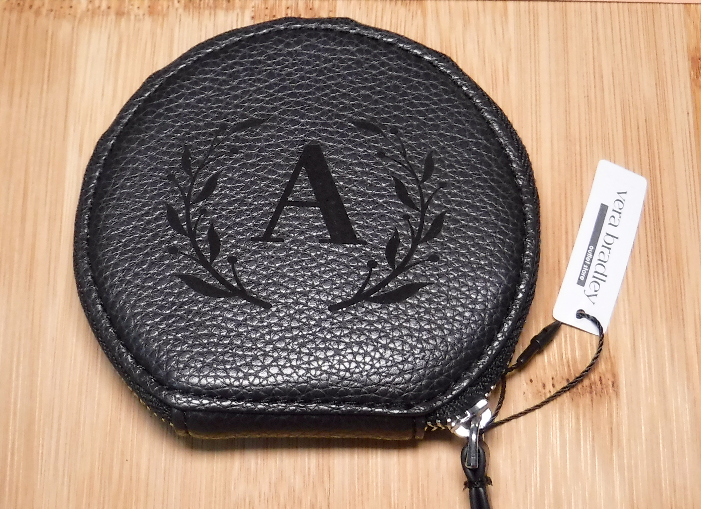 Vera Bradley_black-circle.png