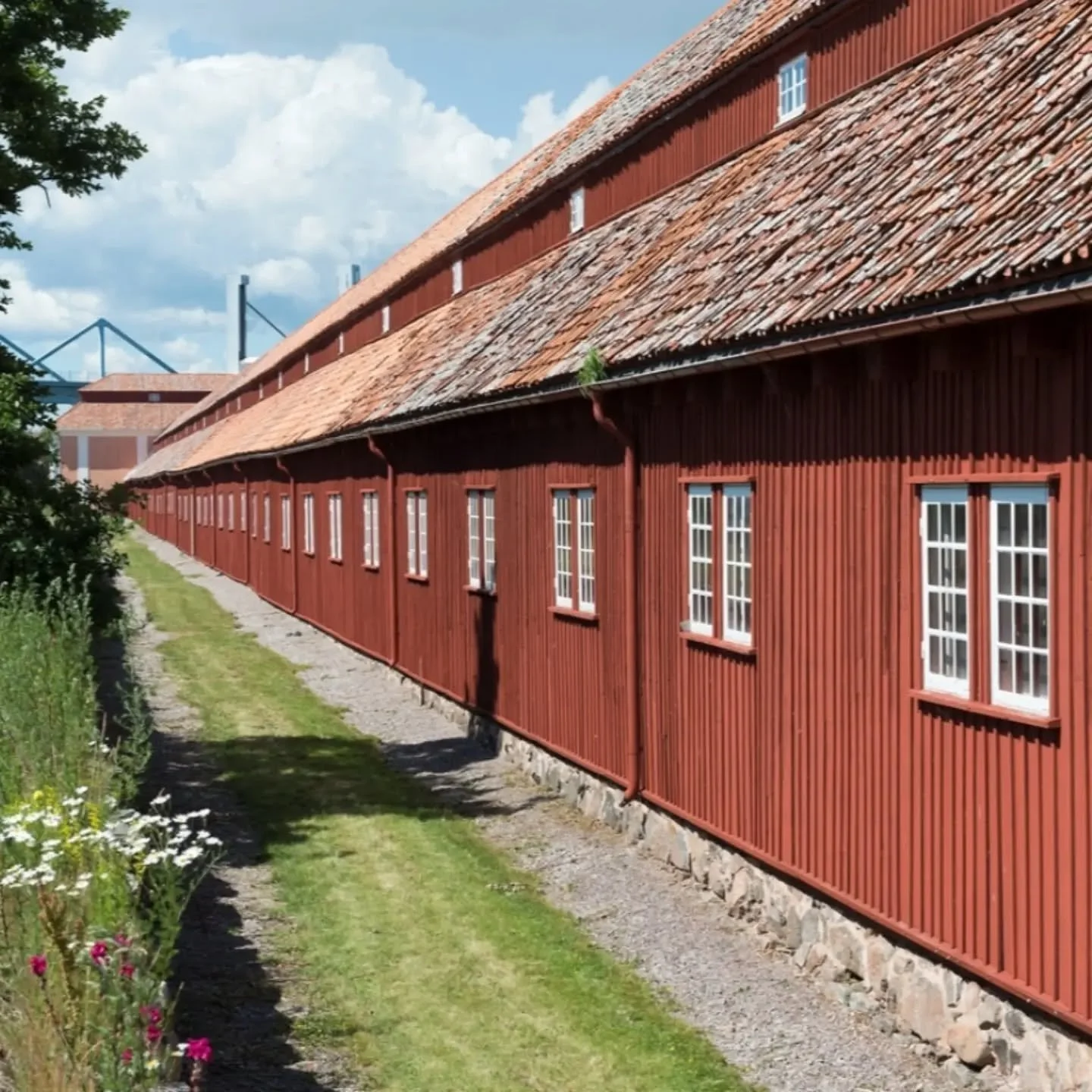 Karlskrona Ropewalk (Karlskrona, Sweden, 1692)
#RopewalkOfTheWeek

This ropewalk is a UNESCO World Heritage Site!!

The Karlskrona ropewalk was built in 1692 by the Swedish Royal Navy. 🇸🇪 The city of Karlskrona was being established as a new primar