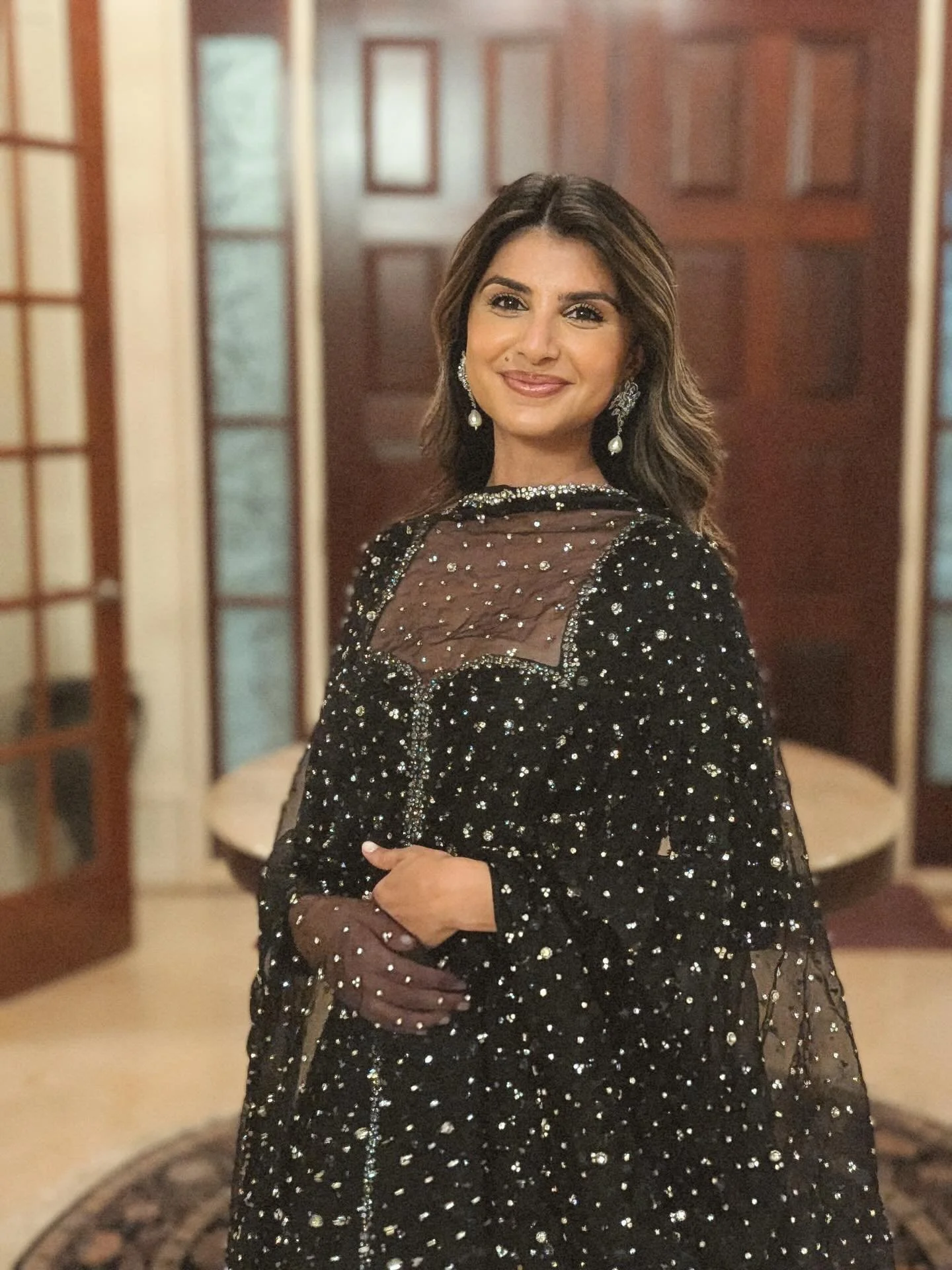 Last one for the weekend before I get back to work - my eid drop is done, see you again next eid! | outfit: @muskanmumtazofficial earrings: @jewelsbysunaina