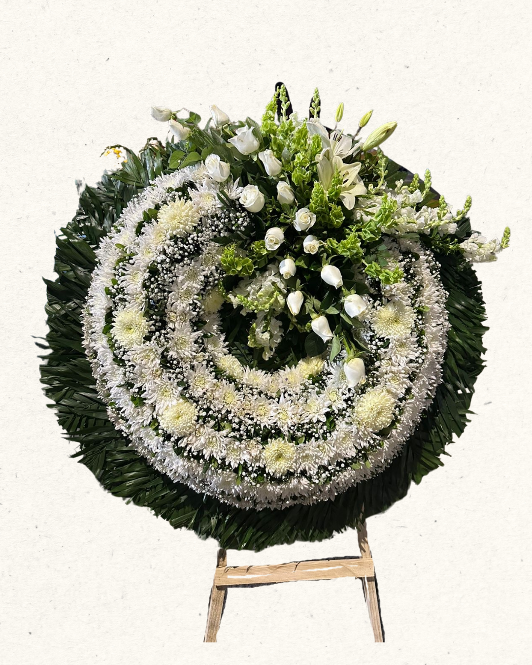 Corona Fúnebre Blanca con Tocado de Rosas