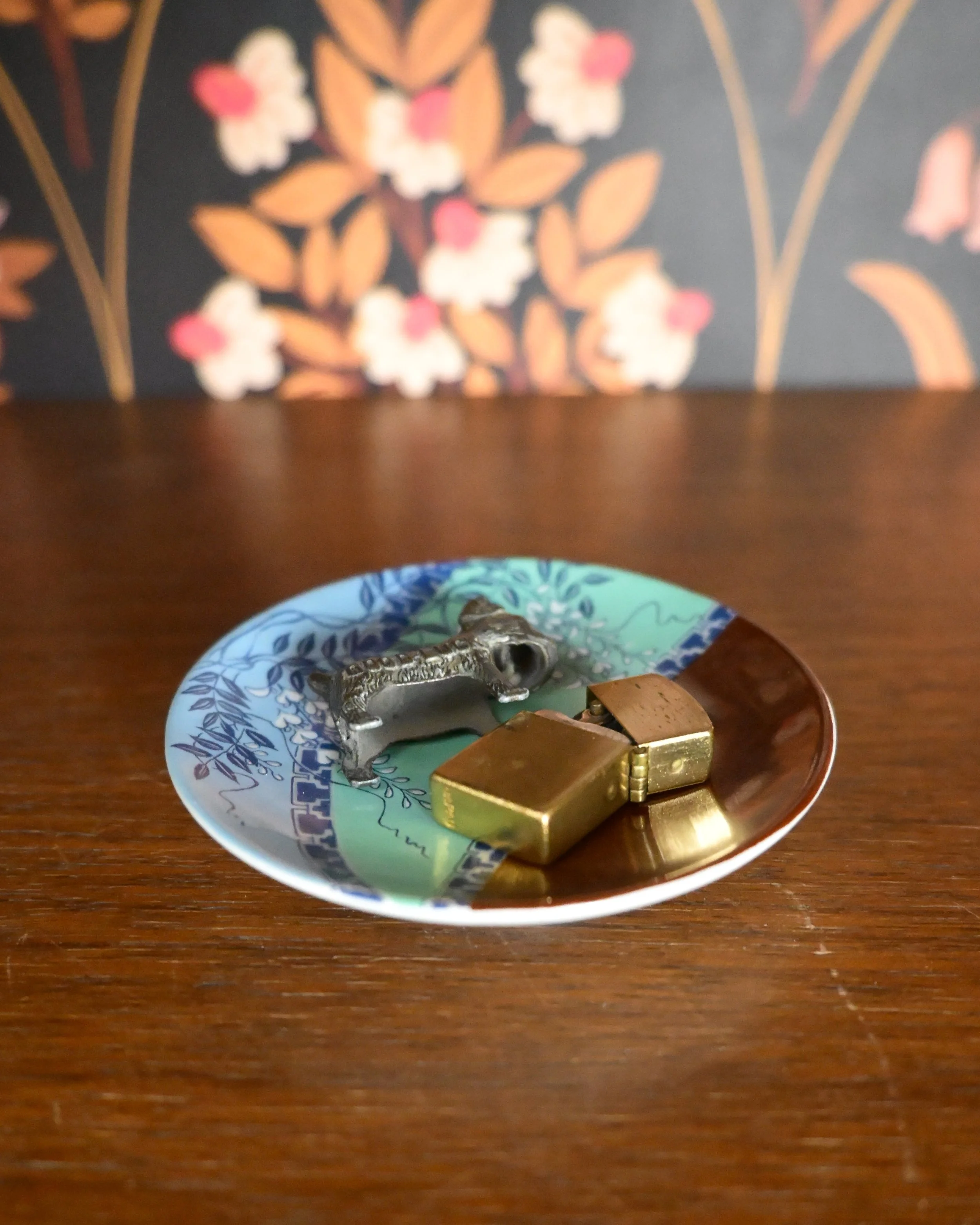 Nabeshima-Style Porcelain Plate – Wisteria (1982)