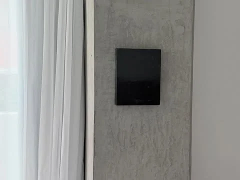 Howard Reyes McLarenSelf harm, 2025Oil, latex on linen8 x 10 x 1 inches20.3 x 25.4 x 2.54 cm.