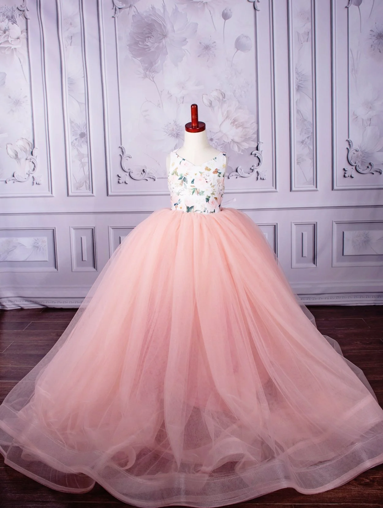 Evelyn_Peaches-and-cream_gown1.jpg