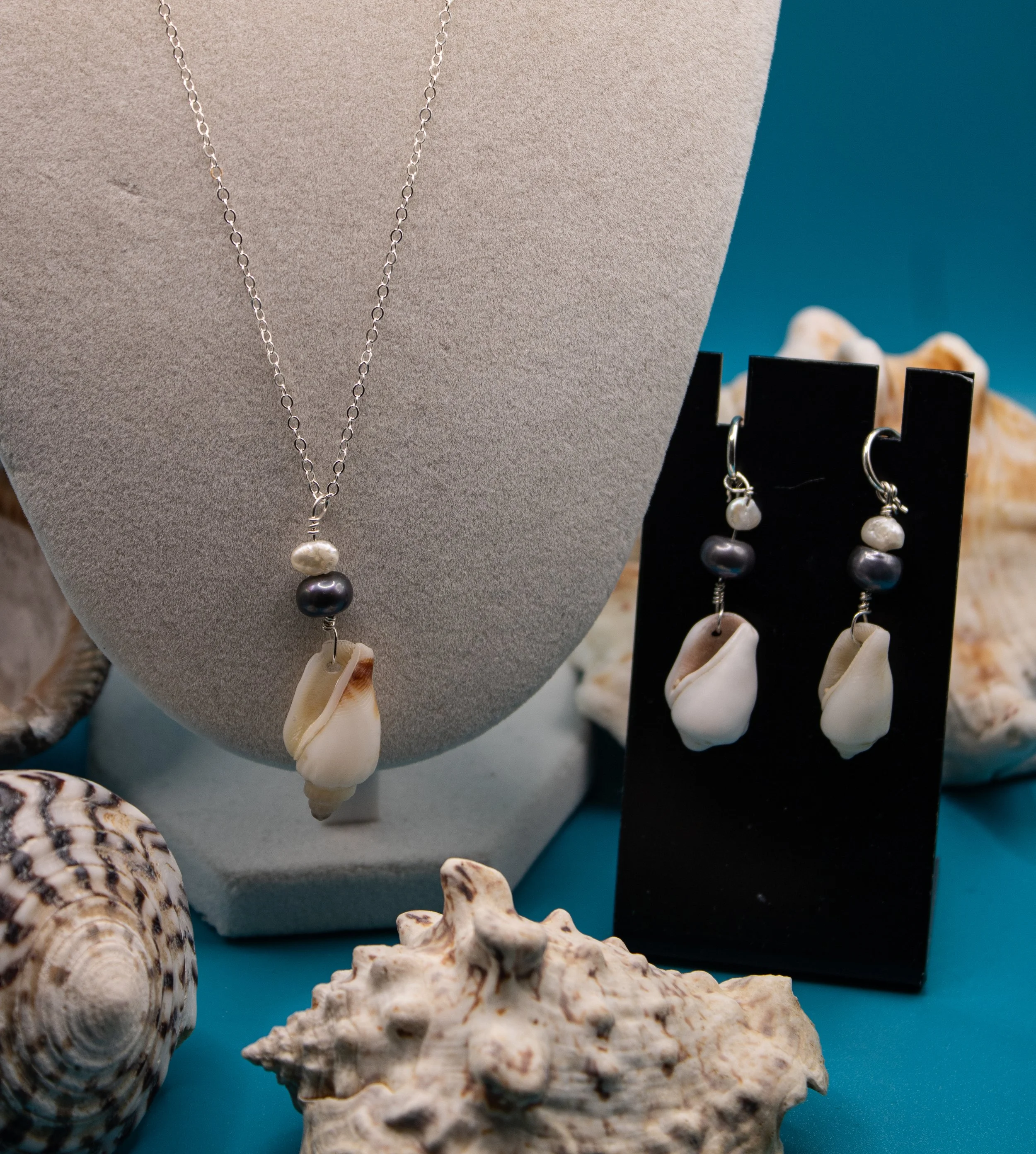Okinawa Stromb Shell & Freshwater Pearl - Sterling Silver Earrings & Necklace Set