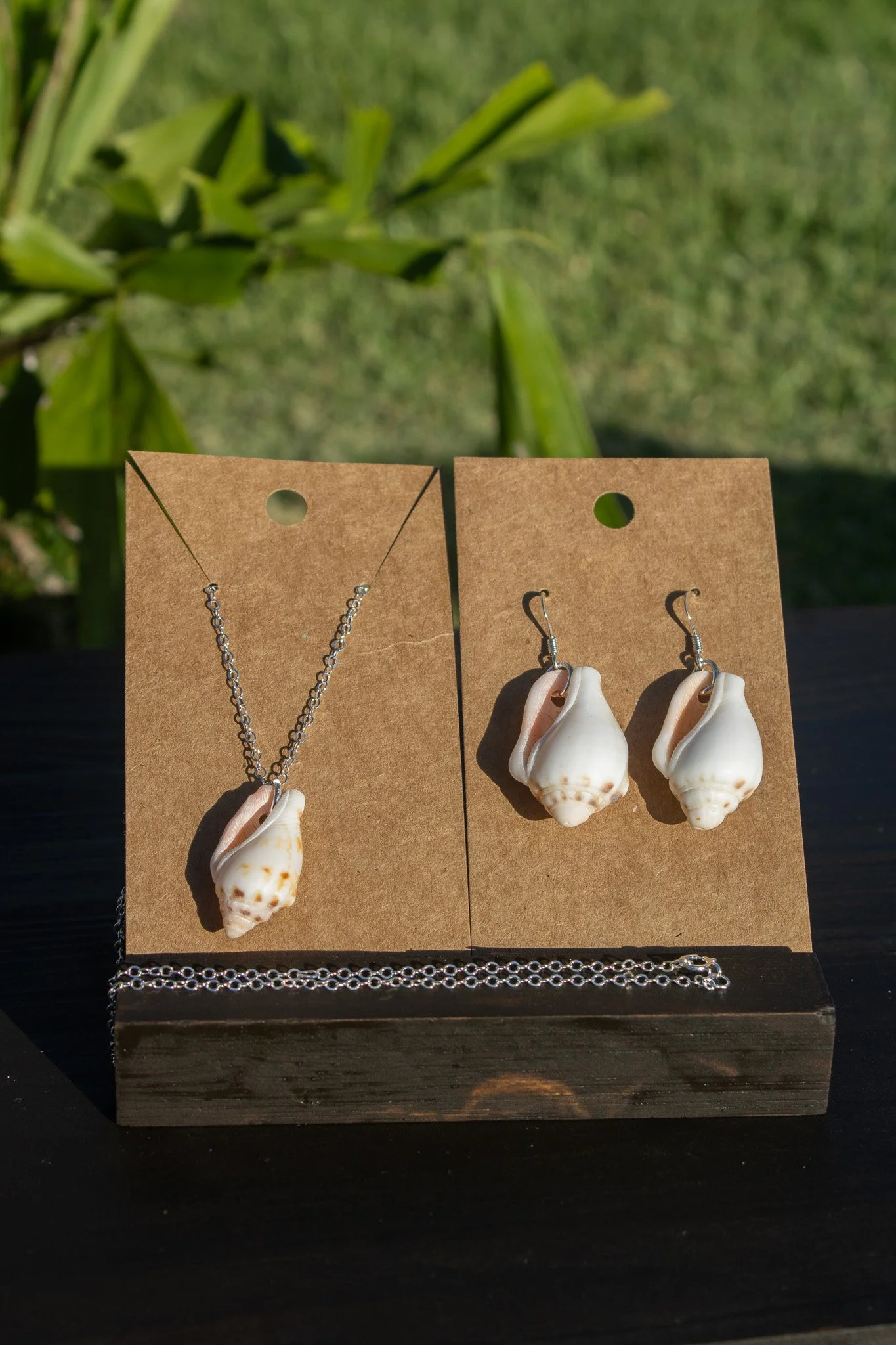 Okinawa Shell Earrings & Necklace Set - Silver Stromb Set