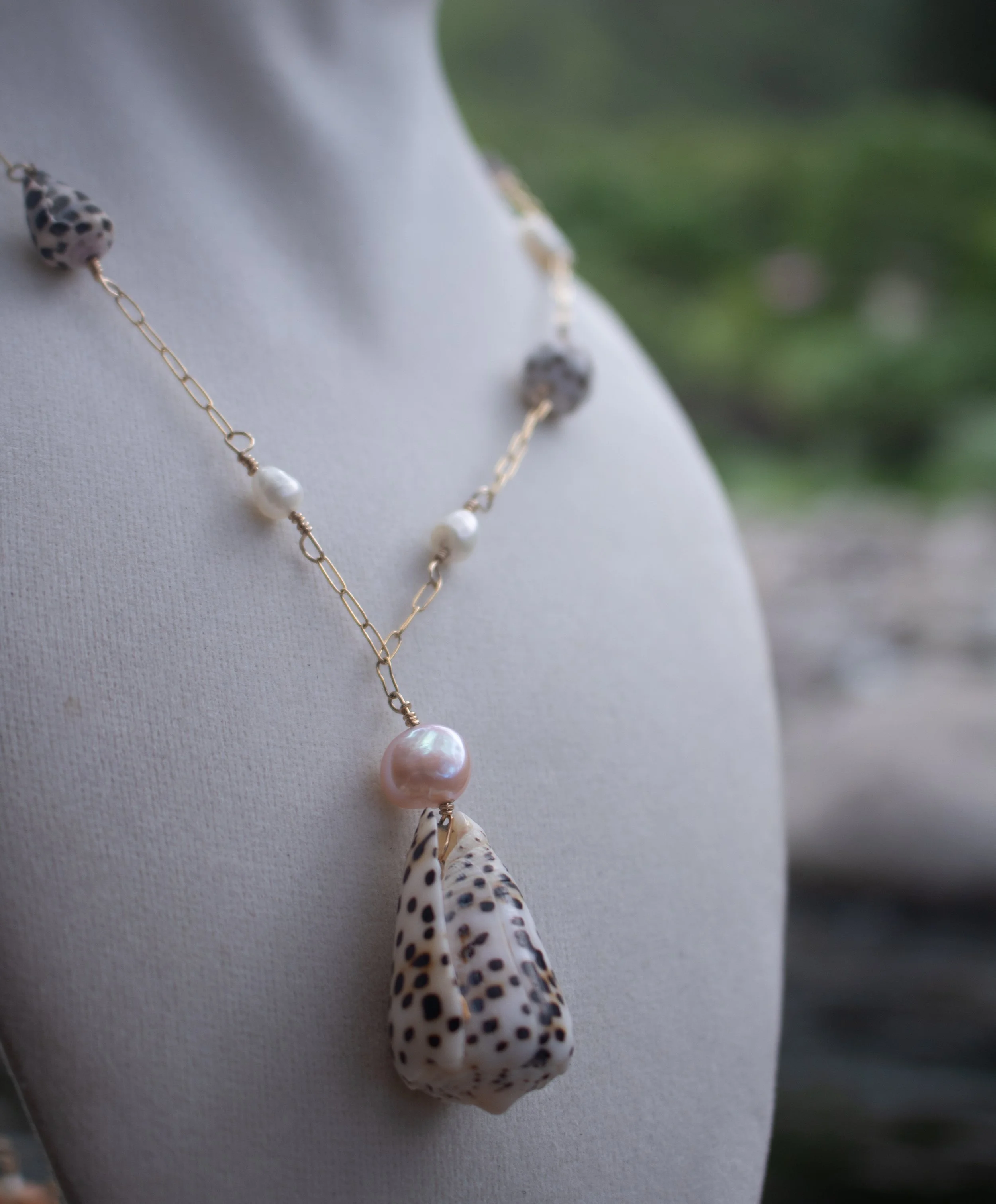 XL Rare Patterned Flea Cone Shell Necklace - Edison Pearl & Mini Cones