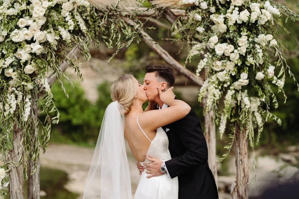 <em>Ashley & Marjorie⌇Pecan Grove</em>