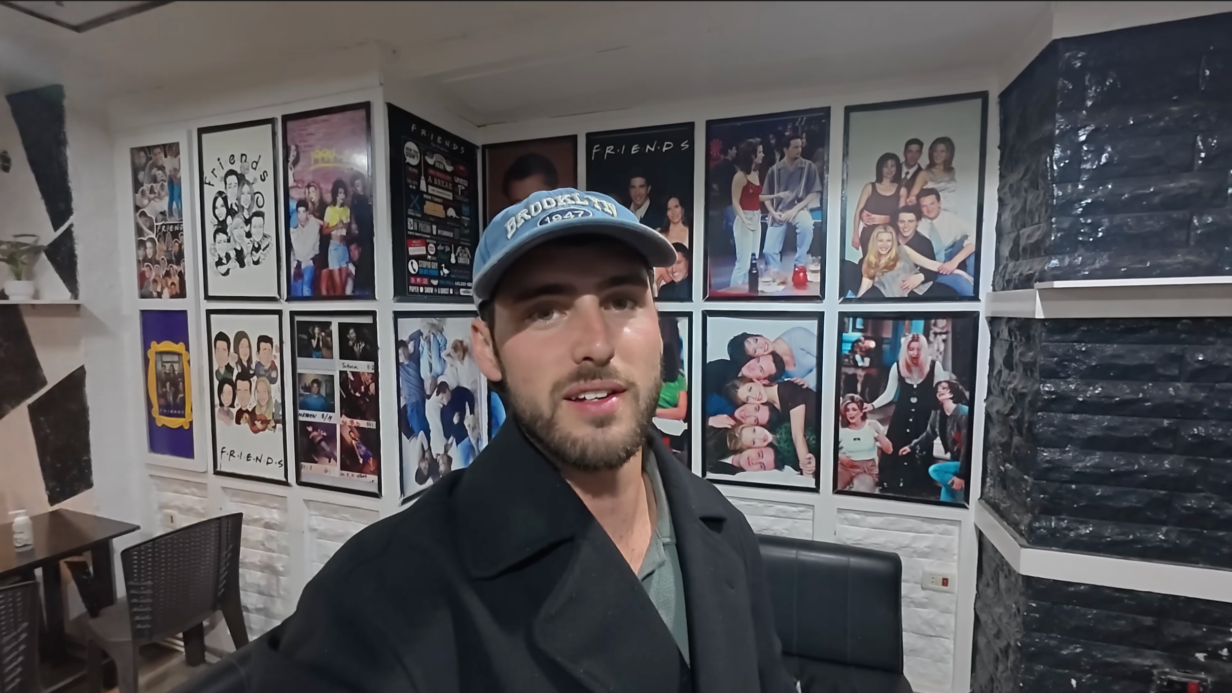 friends cafe in syria