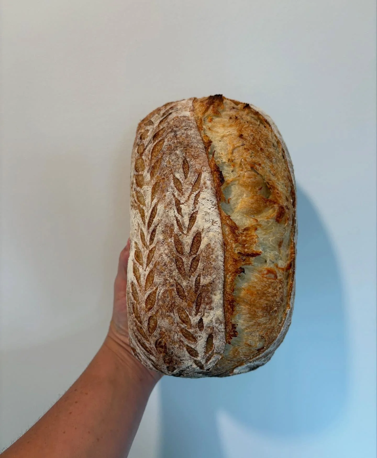 in my pretty bread era. 

#sourdough #shopshuswap #shuswapsmallbusiness #scotchcreek #knowyourfood #shuswapbusiness #shuswapshoplocal