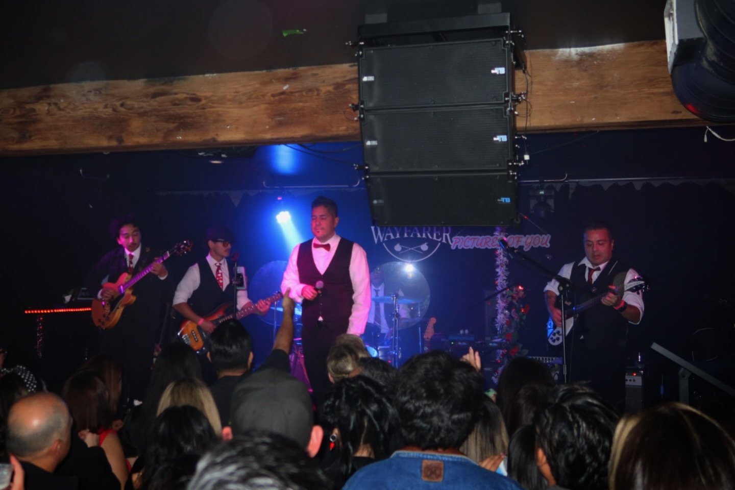 Valentine&rsquo;s Night // packed house at @wayfarercm 🖤

Photo courtesy of @celesty_ 🪩