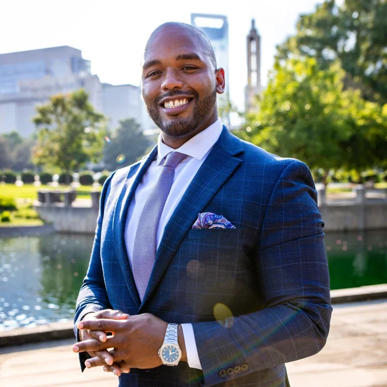 WǍNU Investments CEO Lindsey E Crumlin