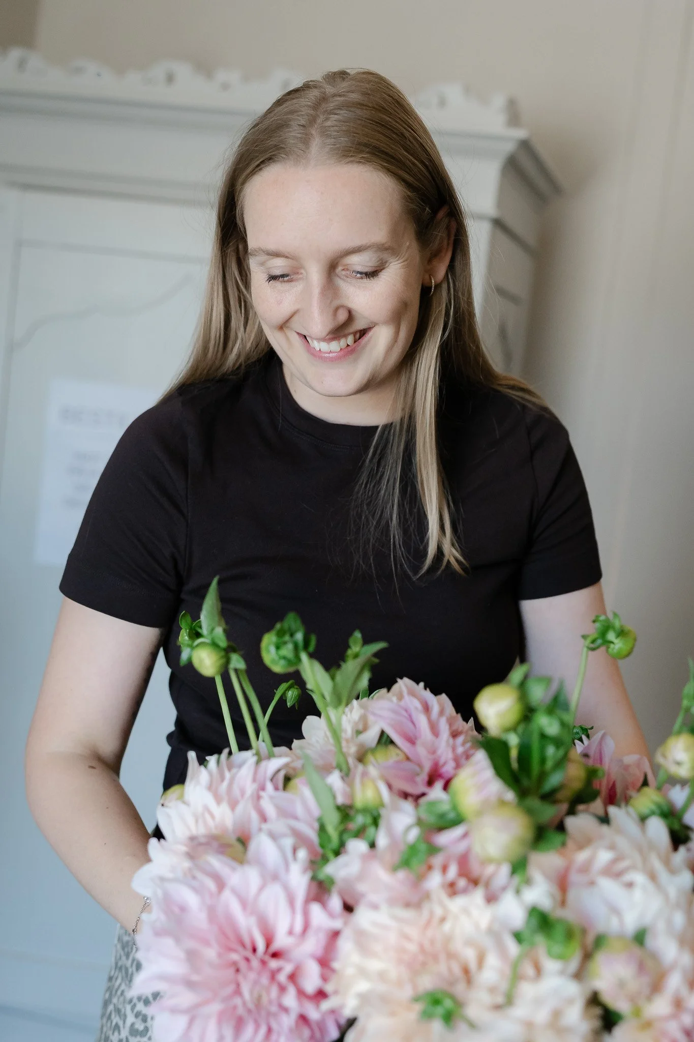 Erhvervsportræt af blomsterhandleren bag Småland Blomster med fokus på personlighed og kreativt håndværk.