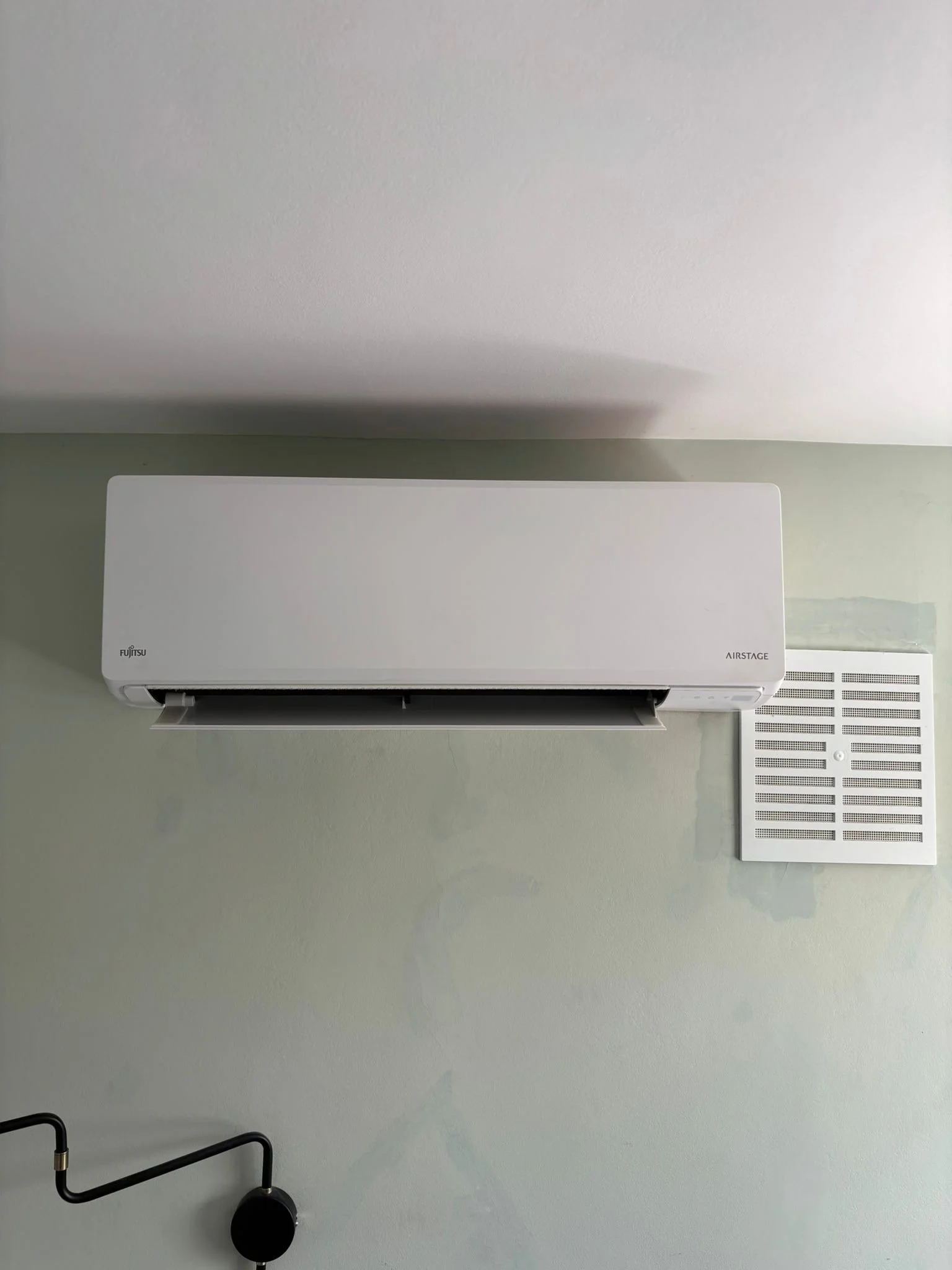 London Air Con 36.JPG