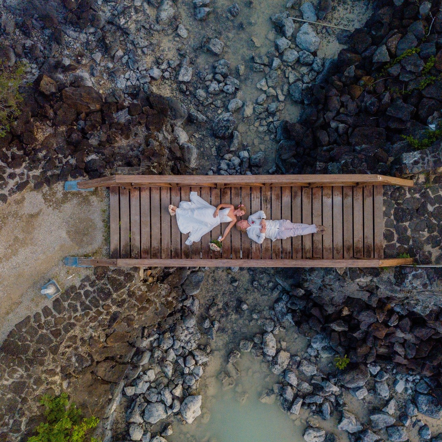 Barefoot luxury and island vibes at @hotelsattitude Zilwa. 💍🌊

I am a wedding, honeymoon, and family vacation photographer in Mauritius. DM me to book your 2026 session at Zilwa Attitude or any of their stunning tropical locations!

There&rsquo;s n