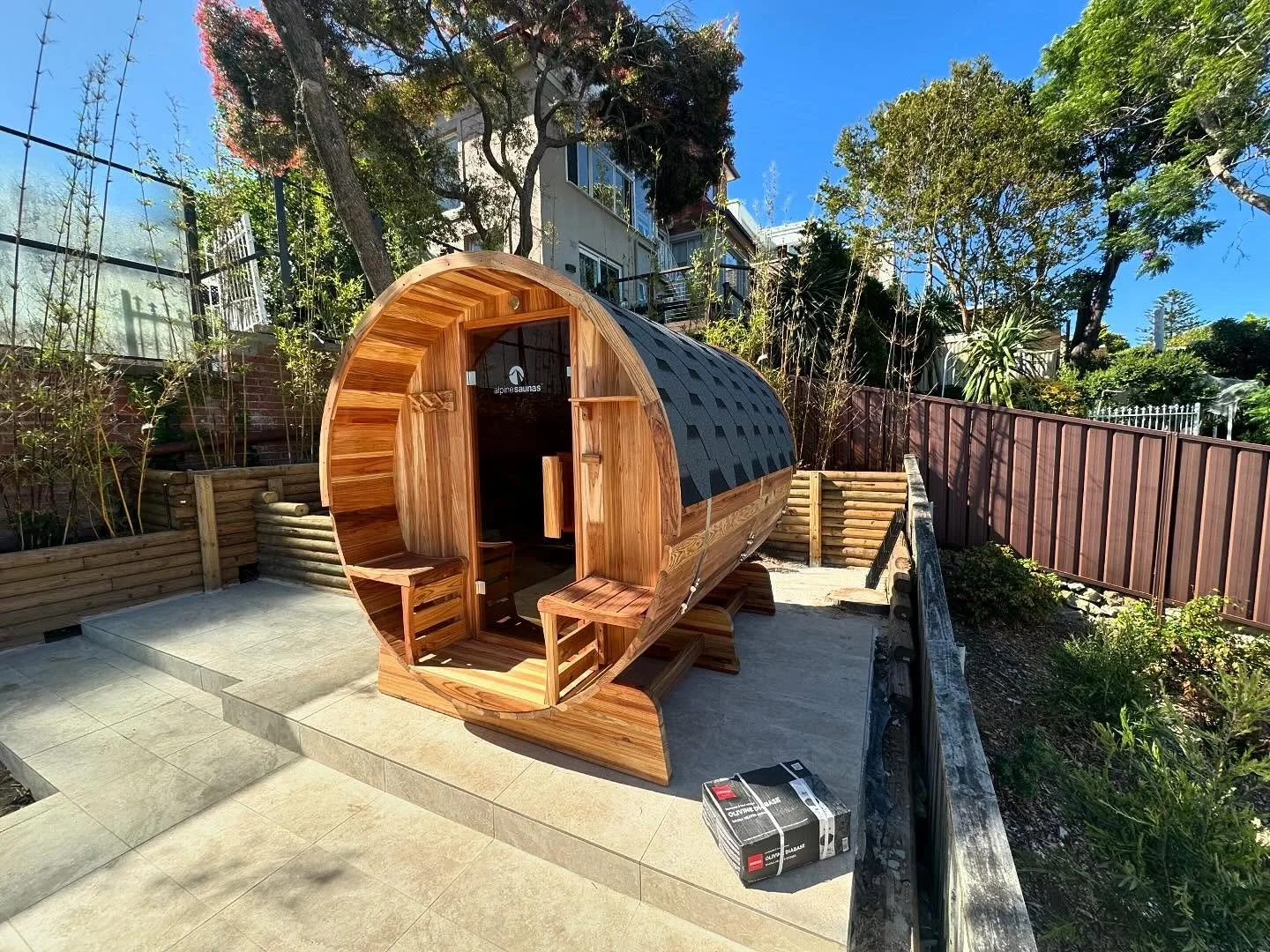 Another sunny day in the office 🔨