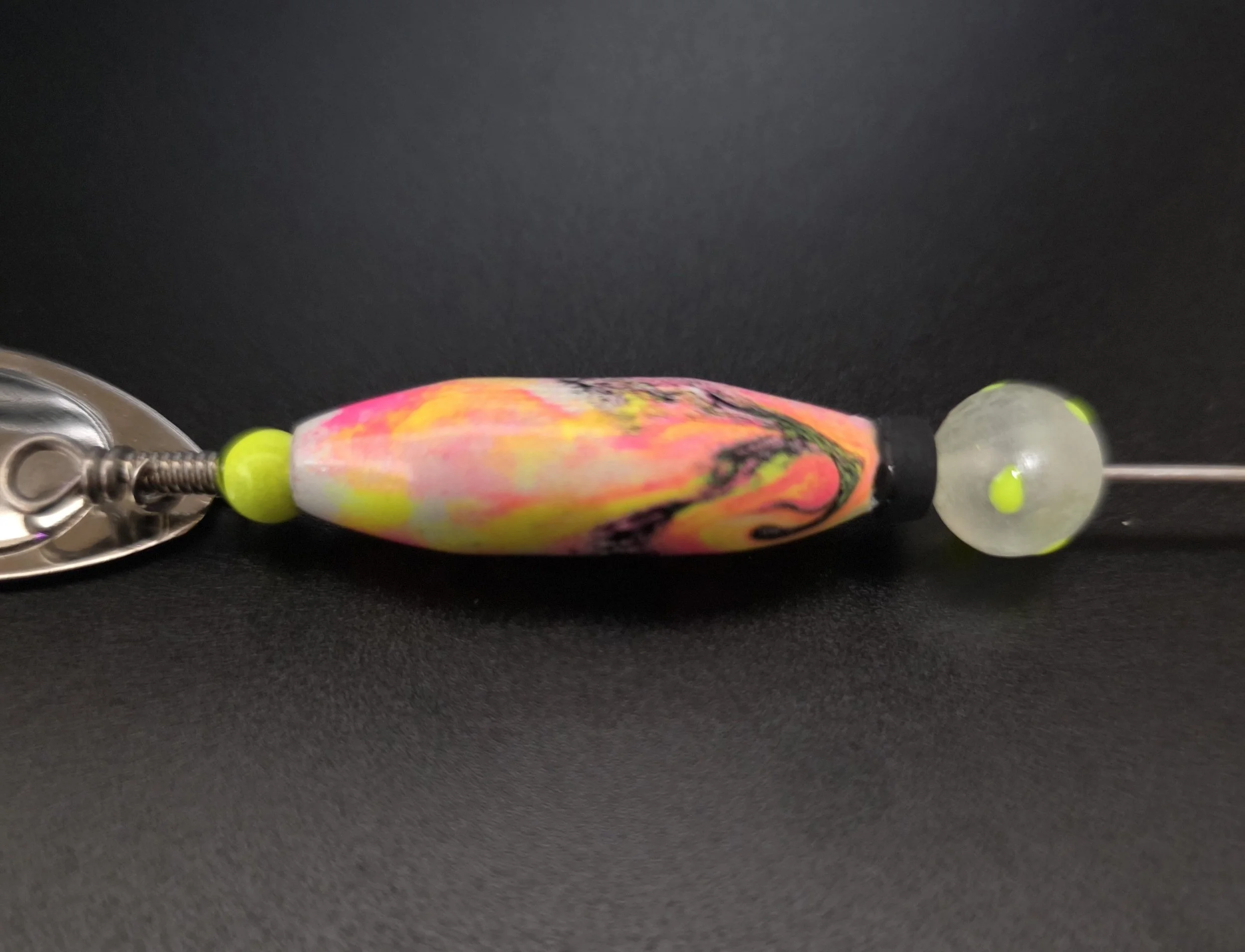 (GLOW) PINK WHITE CHARTREUSE BUG